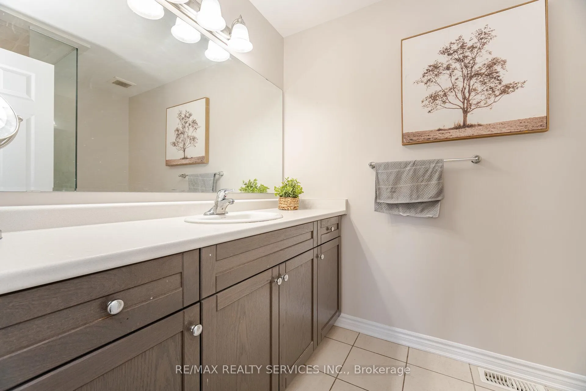 Photo 29 of 27 Phyllis Drive, Caledon, Rural Caledon — HOMEH