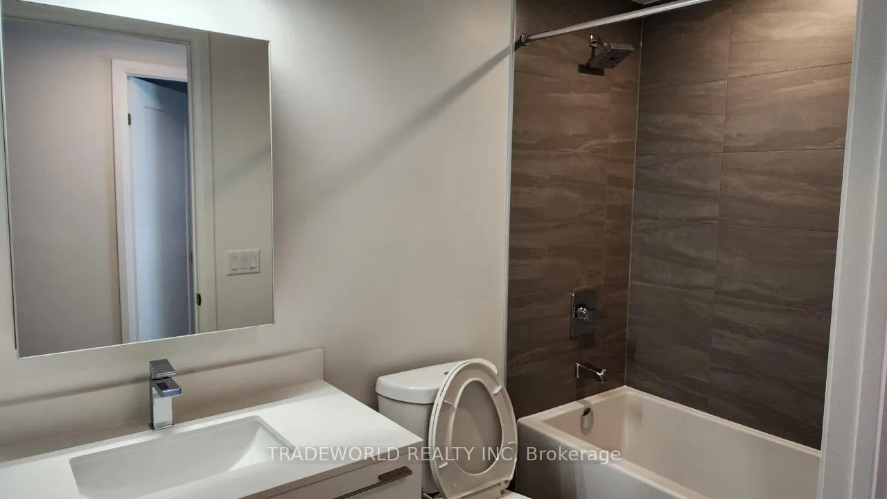 Photo 10 of Unit 2105, 8 Water Walk Drive, Markham, Unionville — HOMEH