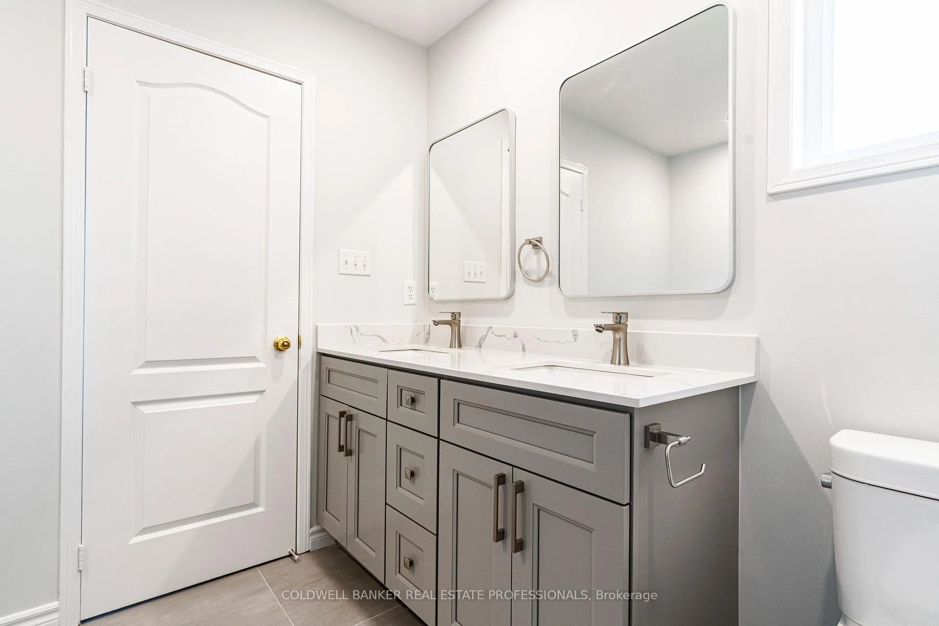 Photo 4 of 112 Edward Jeffreys Avenue, Markham, Wismer — HOMEH