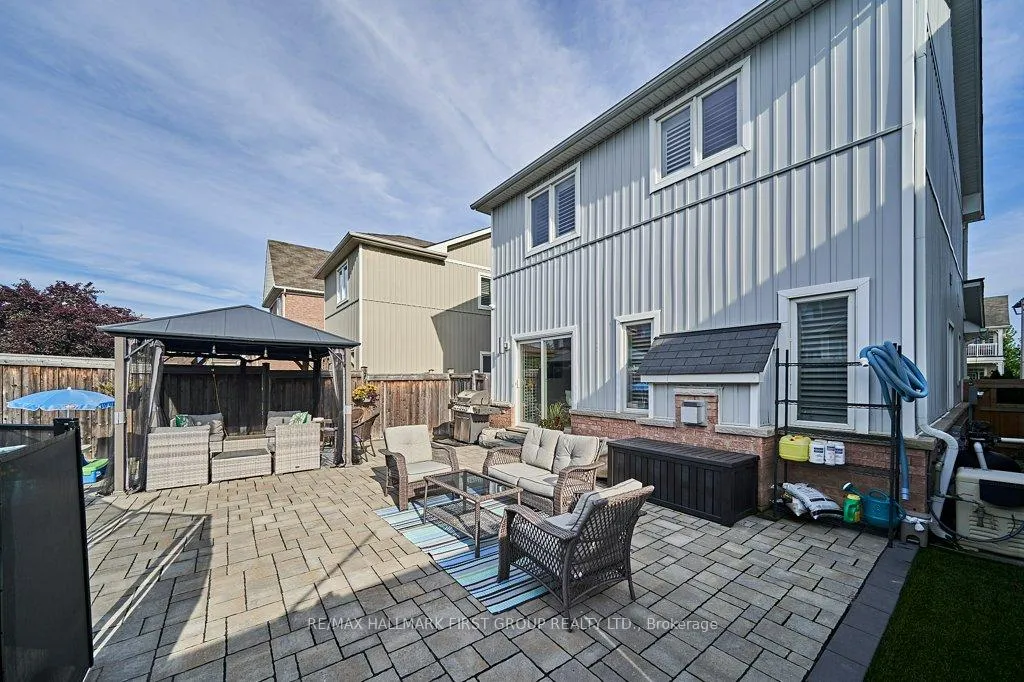 Photo 4 of 6 Mildenhall Place, Whitby, Brooklin — HOMEH