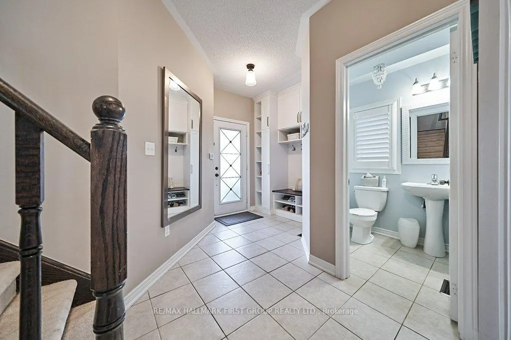 Photo 12 of 6 Mildenhall Place, Whitby, Brooklin — HOMEH