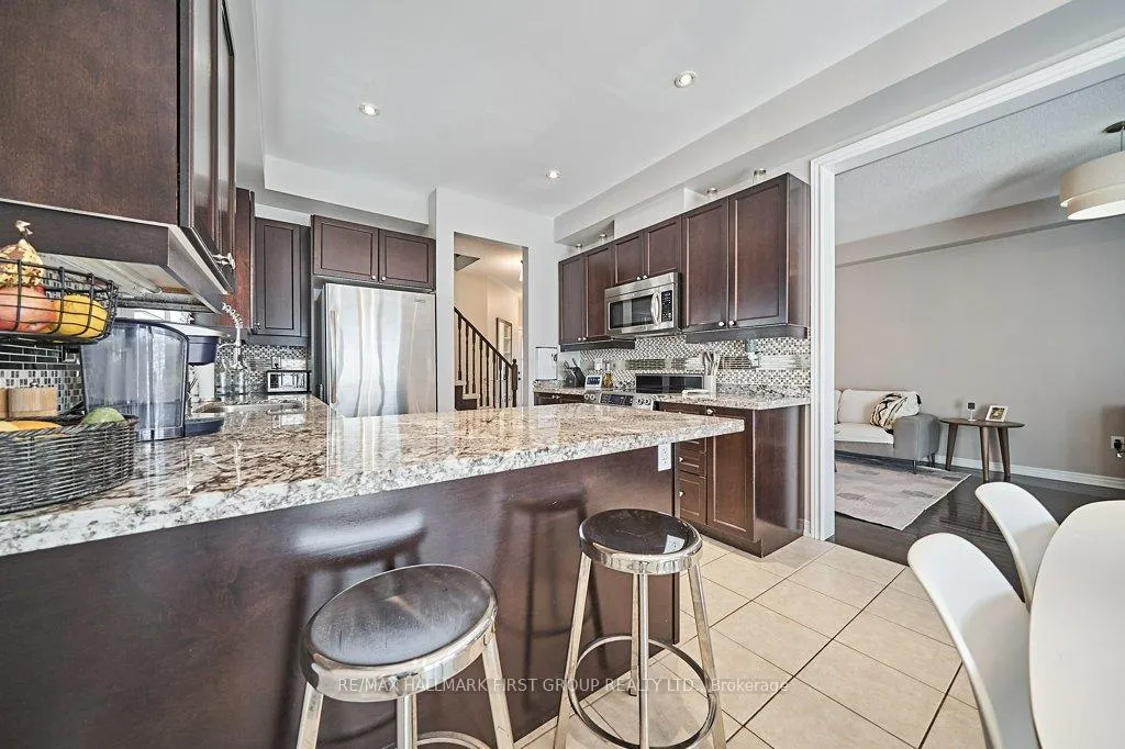 Photo 19 of 6 Mildenhall Place, Whitby, Brooklin — HOMEH
