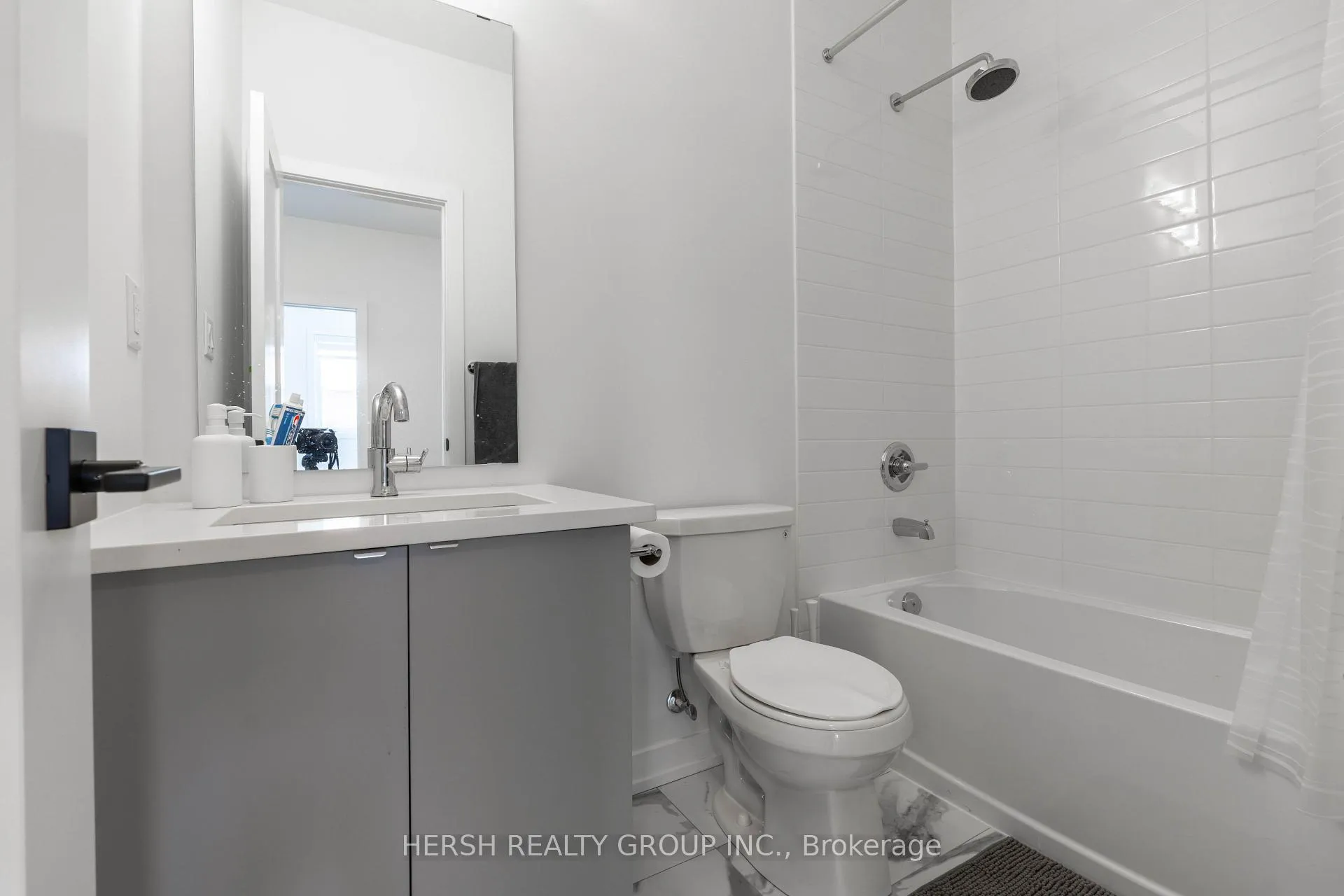 Photo 4 of Unit Coach House, 52 Rustle Woods Avenue, Markham, Cornell — HOMEH