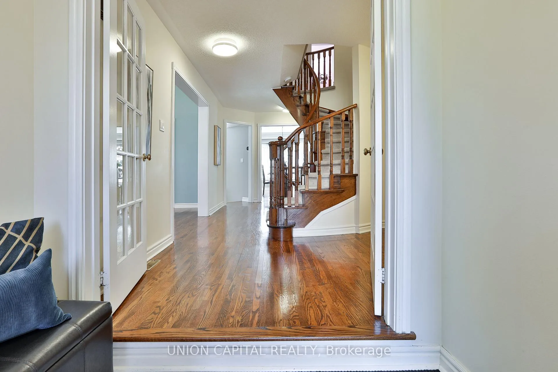 Photo 3 of 1 William Craig Court, Markham, Buttonville — HOMEH