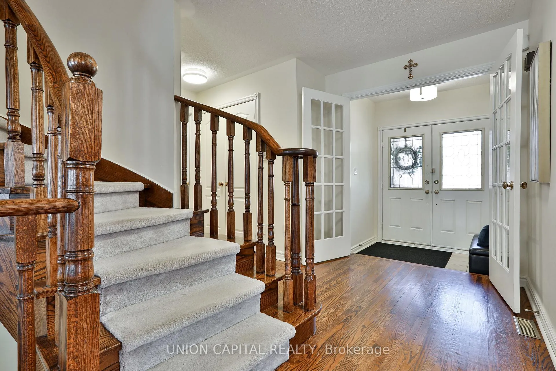 Photo 4 of 1 William Craig Court, Markham, Buttonville — HOMEH