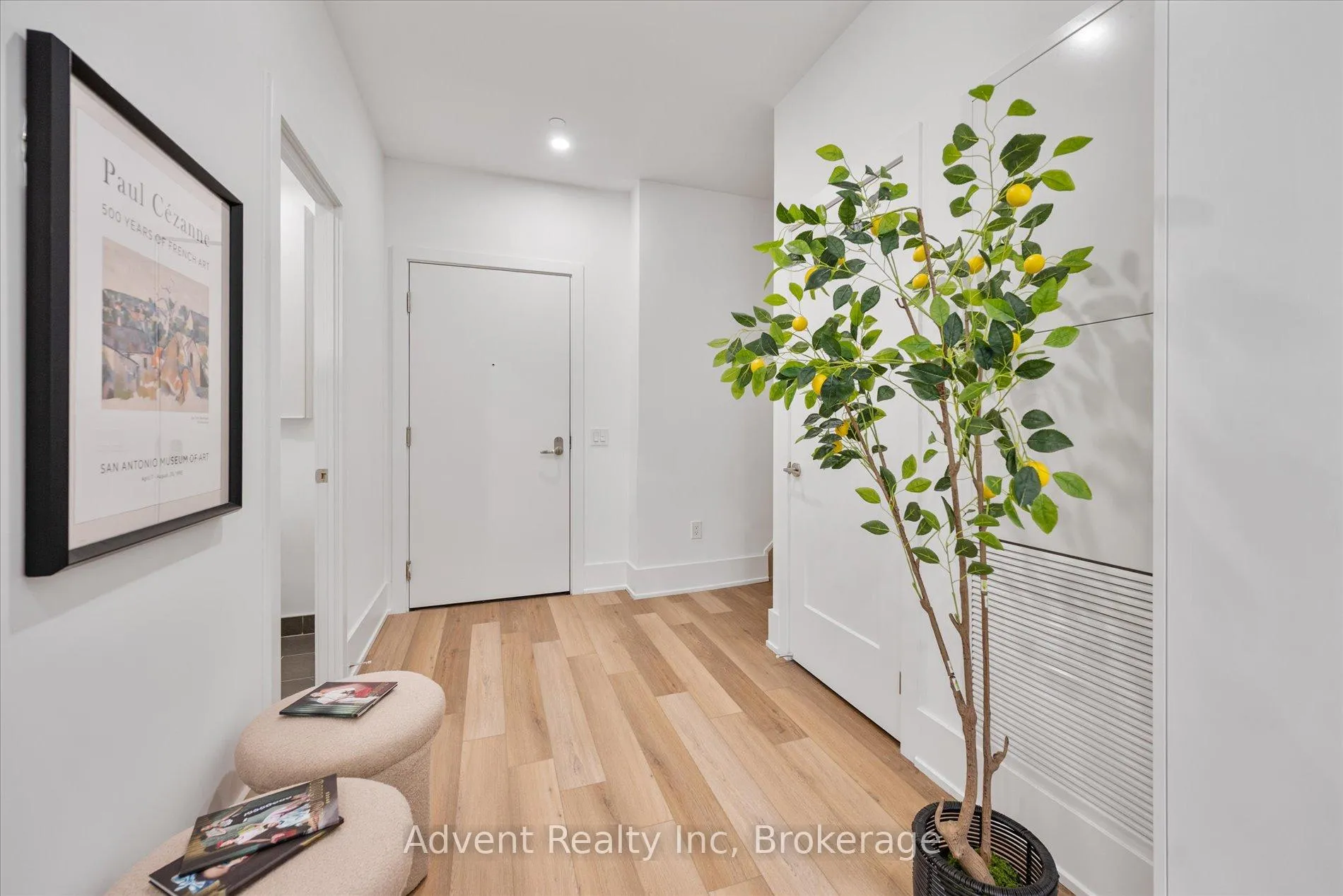 Photo 2 of Unit 115W, 9 Clegg Road, Markham, Unionville — HOMEH