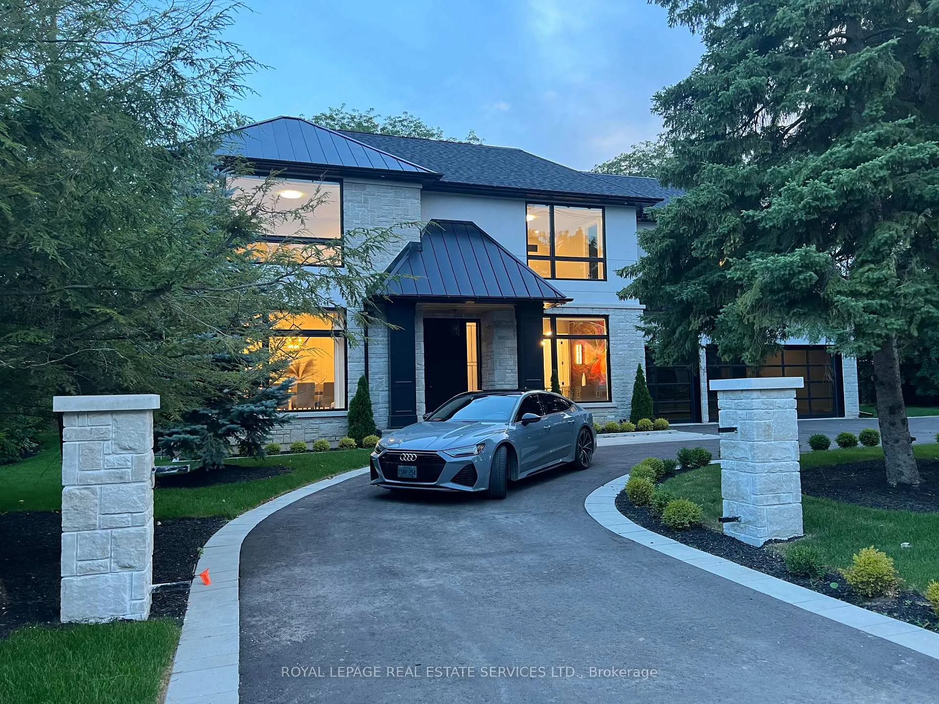 Photo 2 of 204 Maple Grove Drive, Oakville, Morrison — HOMEH