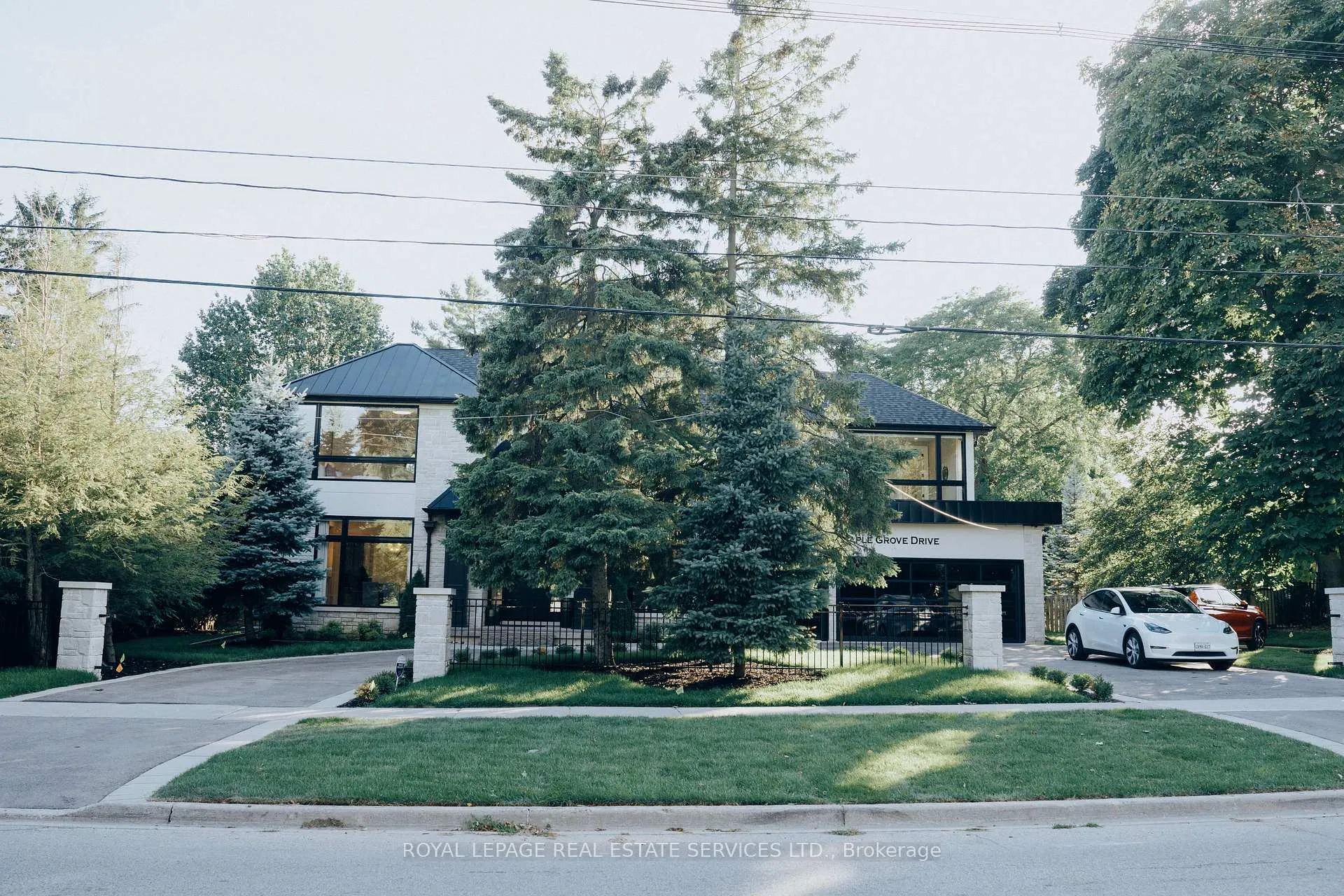 Photo 3 of 204 Maple Grove Drive, Oakville, Morrison — HOMEH