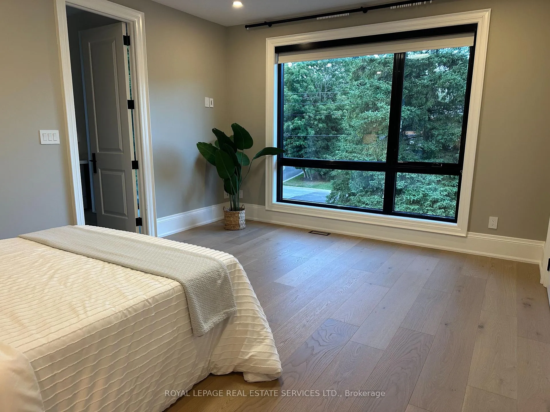 Photo 35 of 204 Maple Grove Drive, Oakville, Morrison — HOMEH