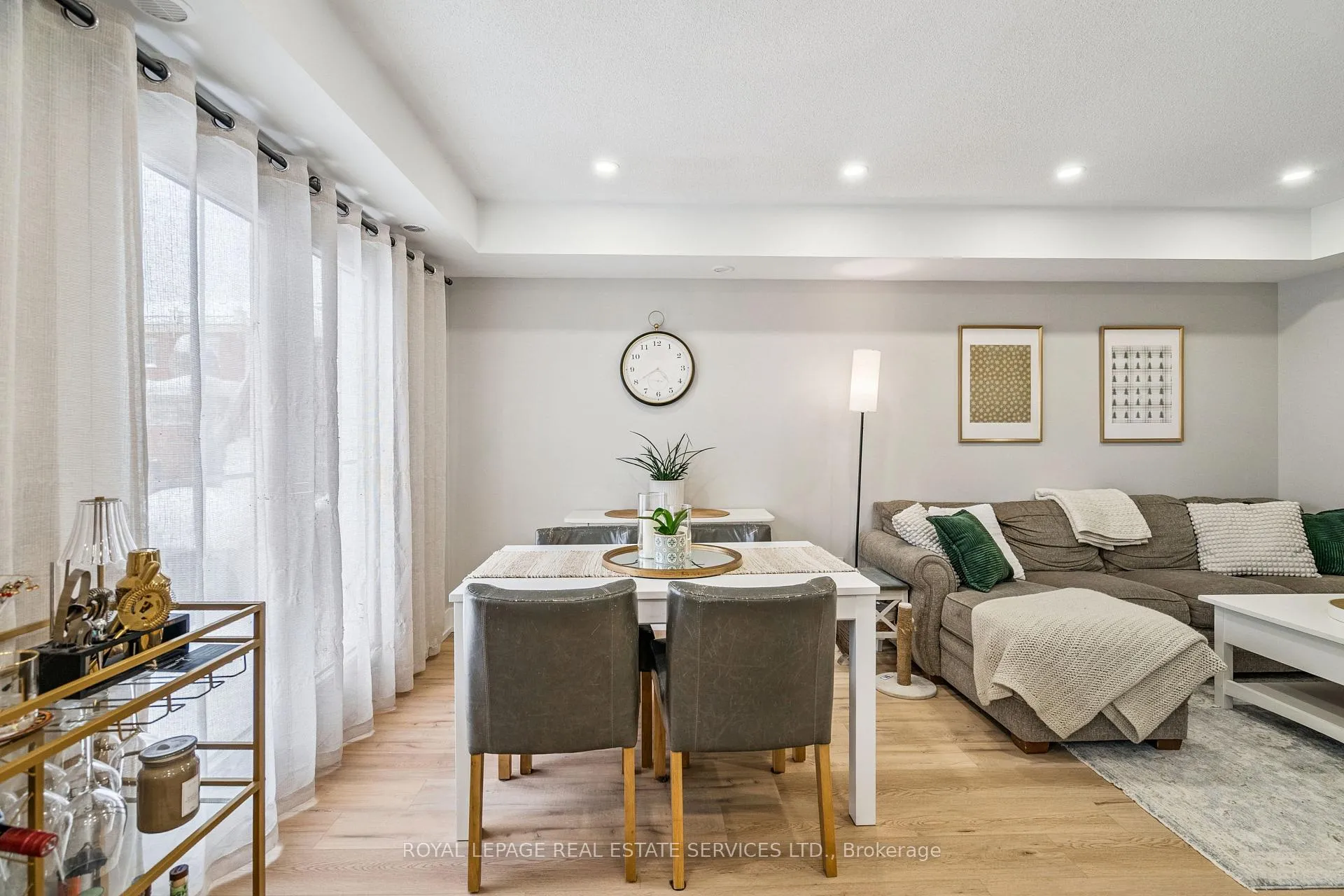 Photo 5 of Unit 9, 2444 Post Road, Oakville, River Oaks — HOMEH
