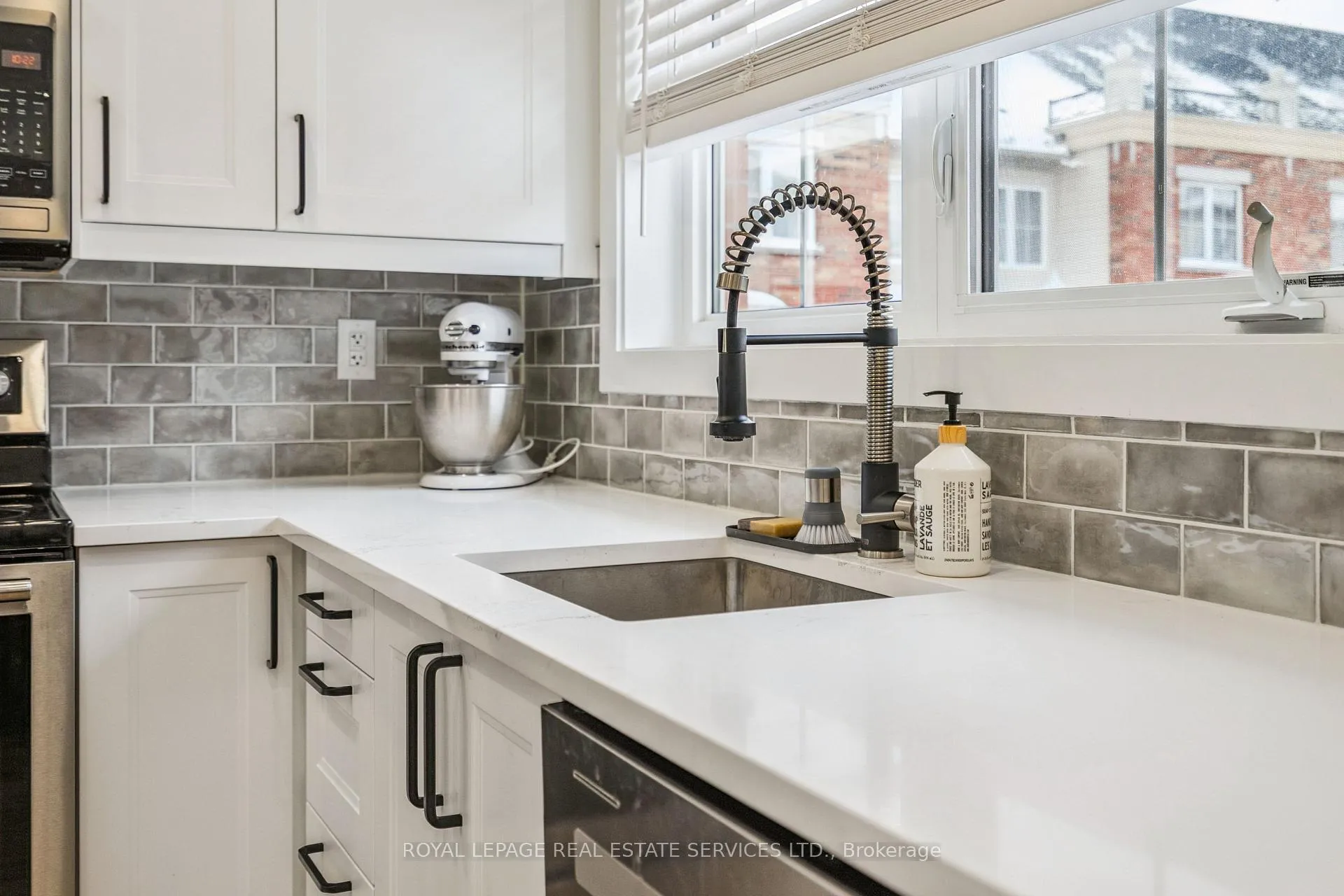 Photo 9 of Unit 9, 2444 Post Road, Oakville, River Oaks — HOMEH
