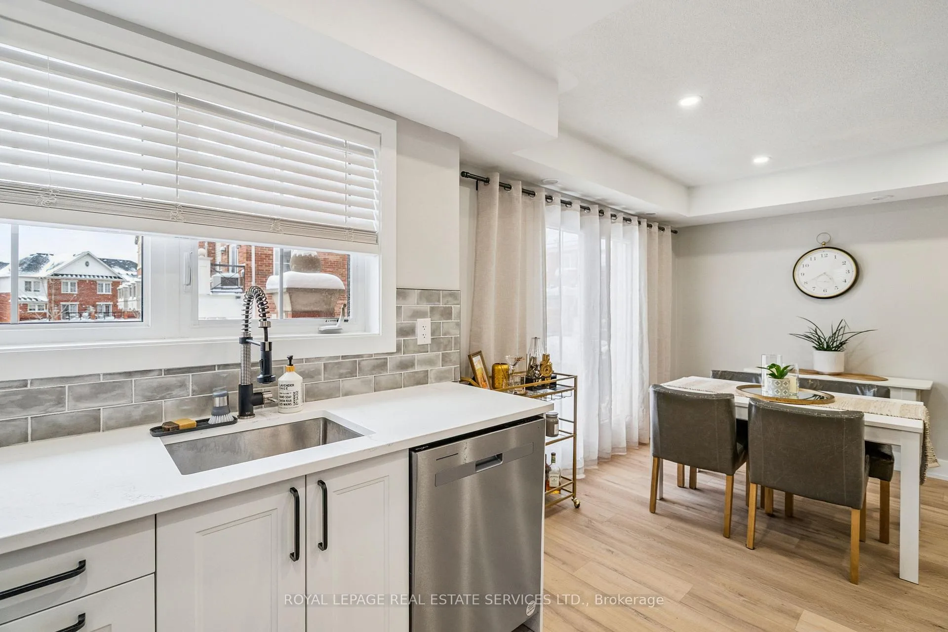 Photo 10 of Unit 9, 2444 Post Road, Oakville, River Oaks — HOMEH