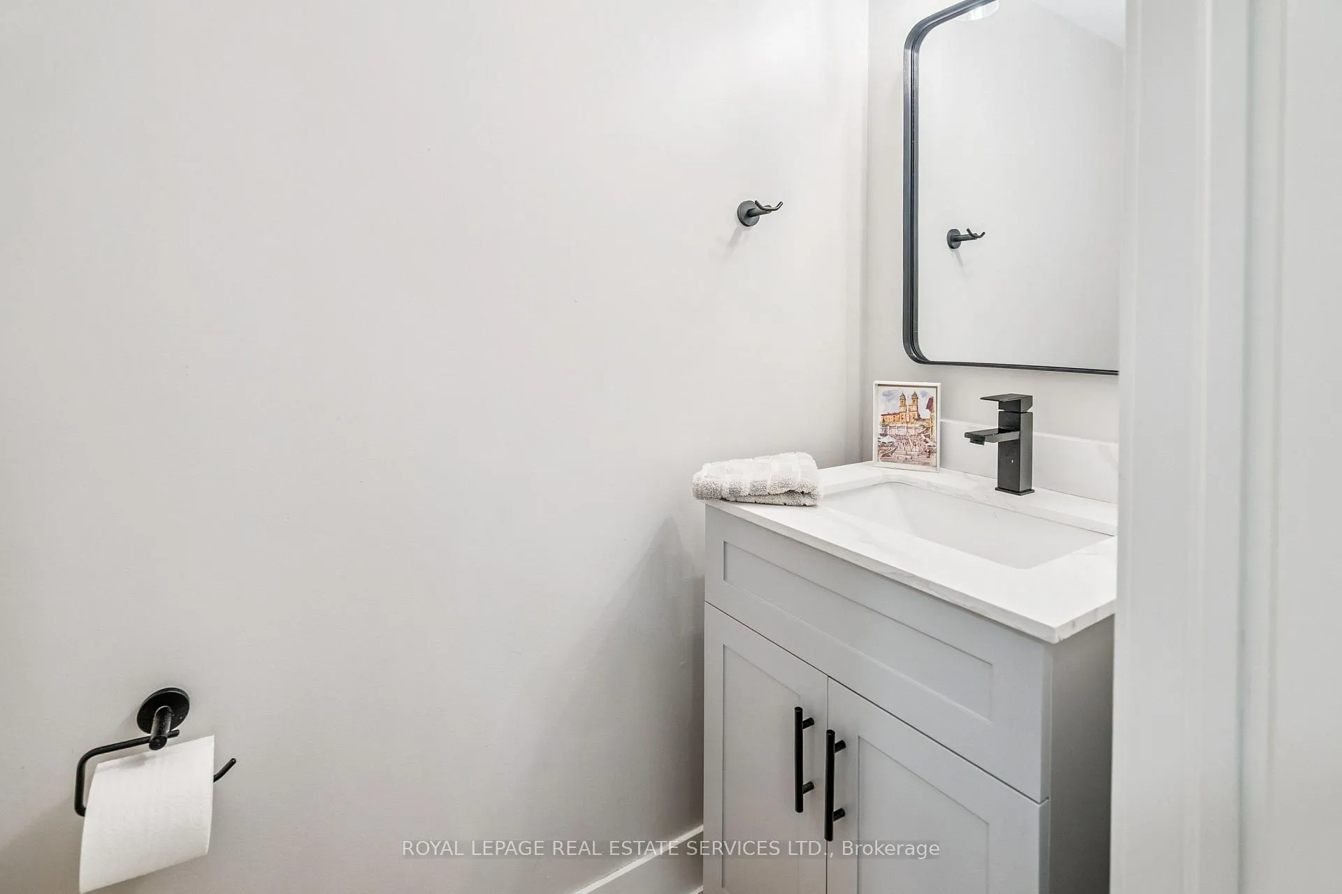 Photo 11 of Unit 9, 2444 Post Road, Oakville, River Oaks — HOMEH