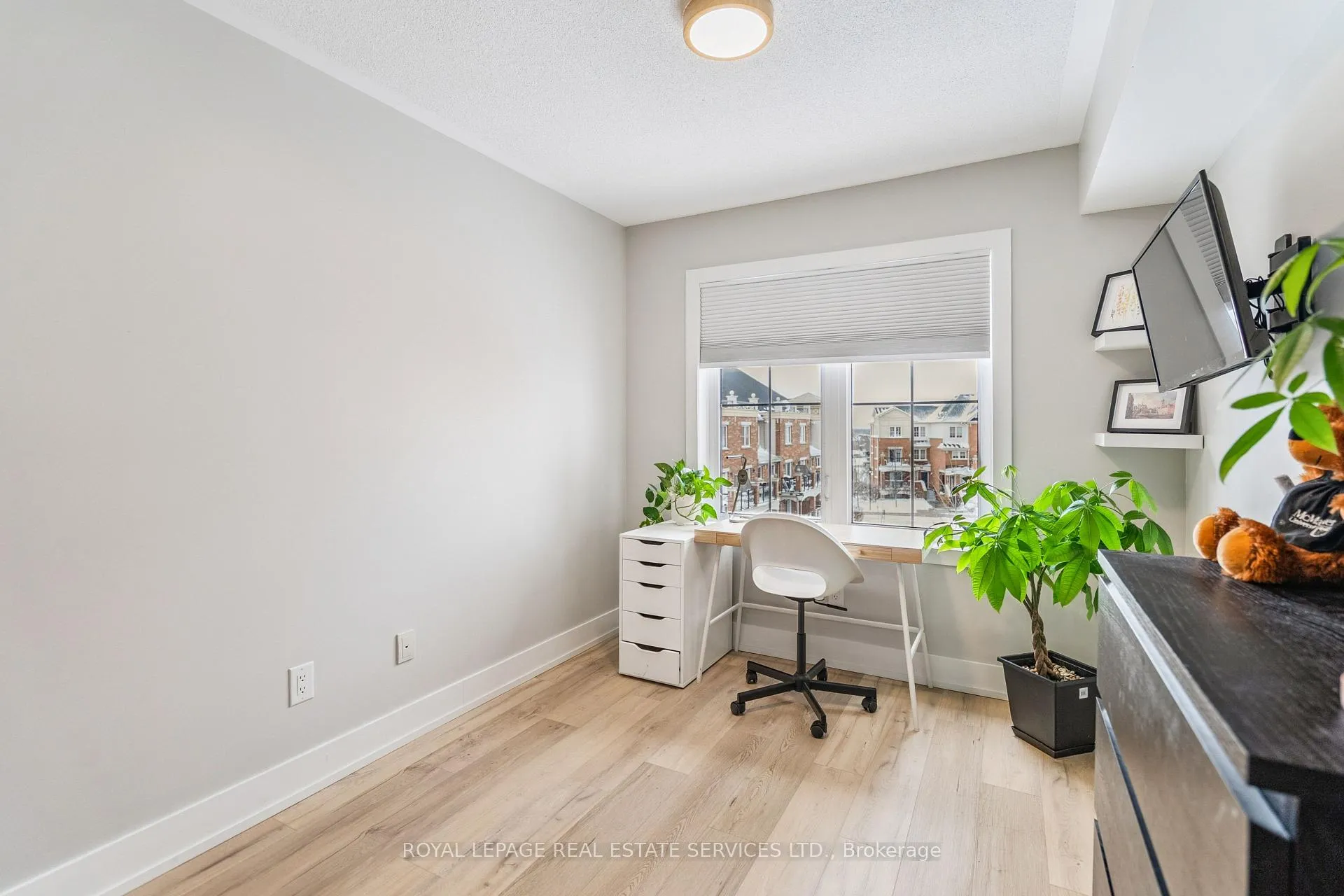 Photo 13 of Unit 9, 2444 Post Road, Oakville, River Oaks — HOMEH
