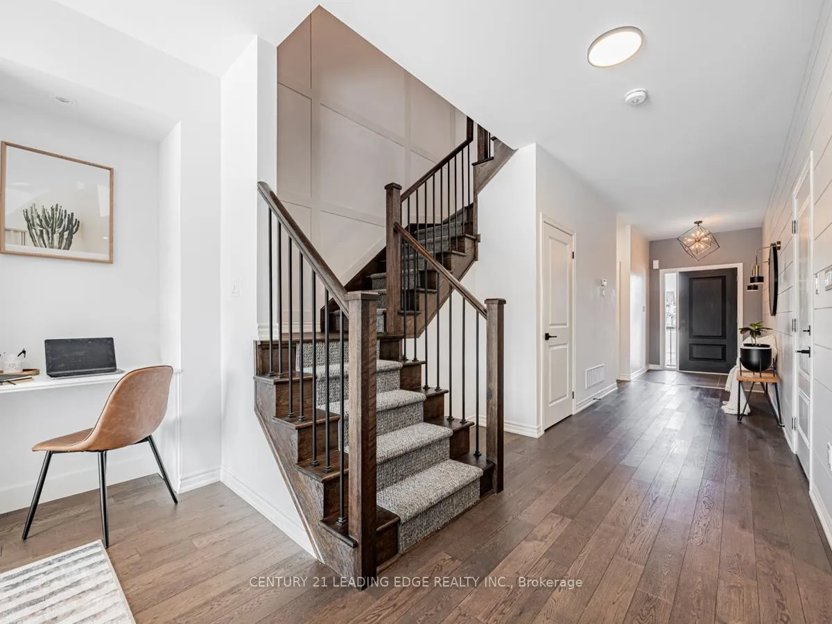 Photo 4 of 35 Gord Matthews Way, Uxbridge — HOMEH