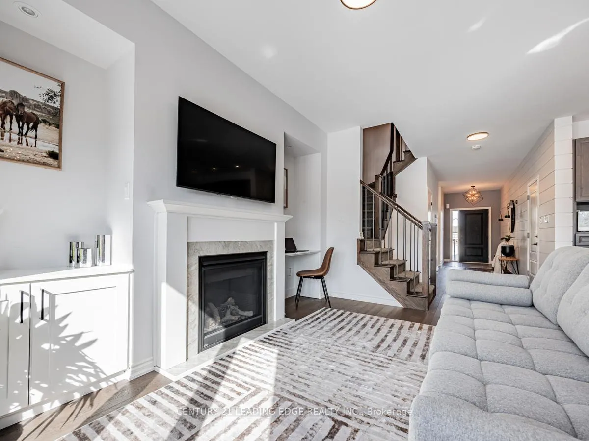 Photo 7 of 35 Gord Matthews Way, Uxbridge — HOMEH