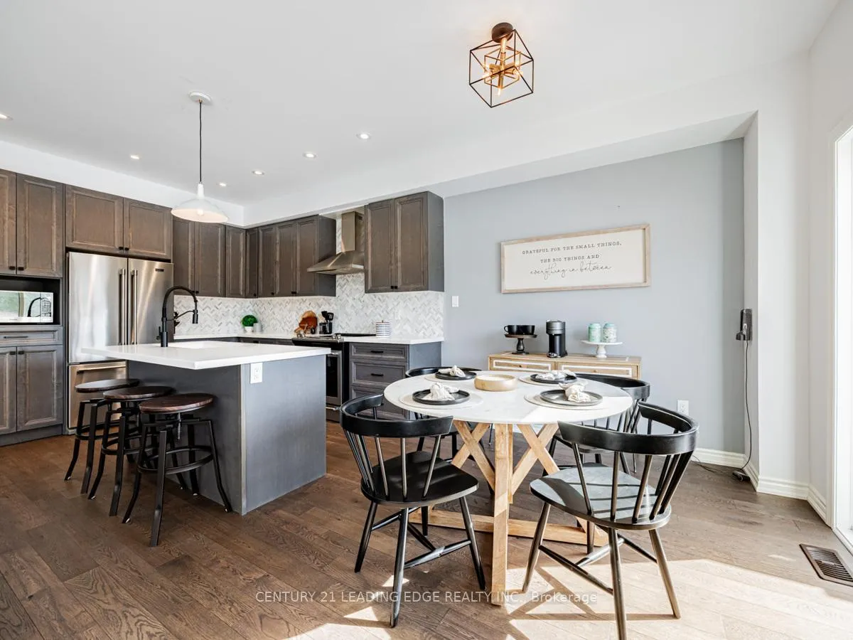 Photo 9 of 35 Gord Matthews Way, Uxbridge — HOMEH