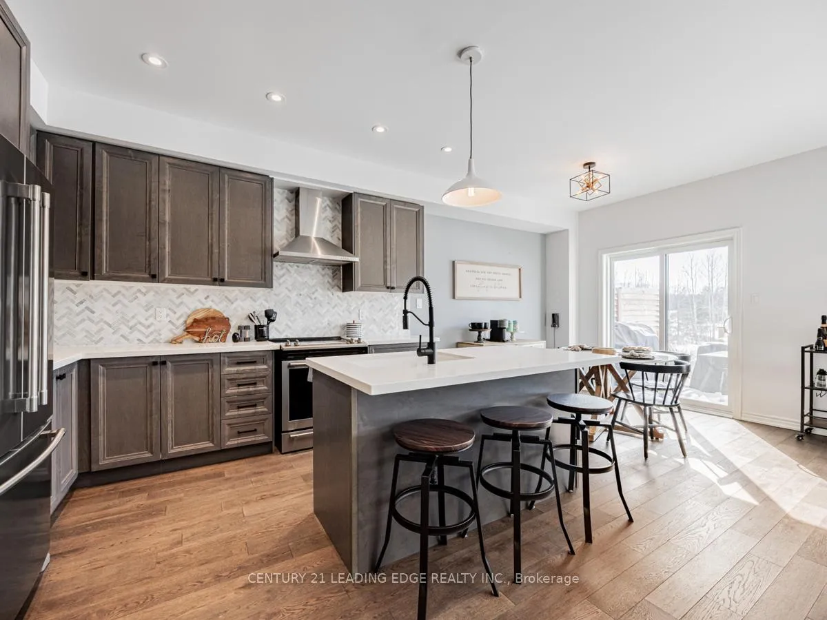 Photo 11 of 35 Gord Matthews Way, Uxbridge — HOMEH