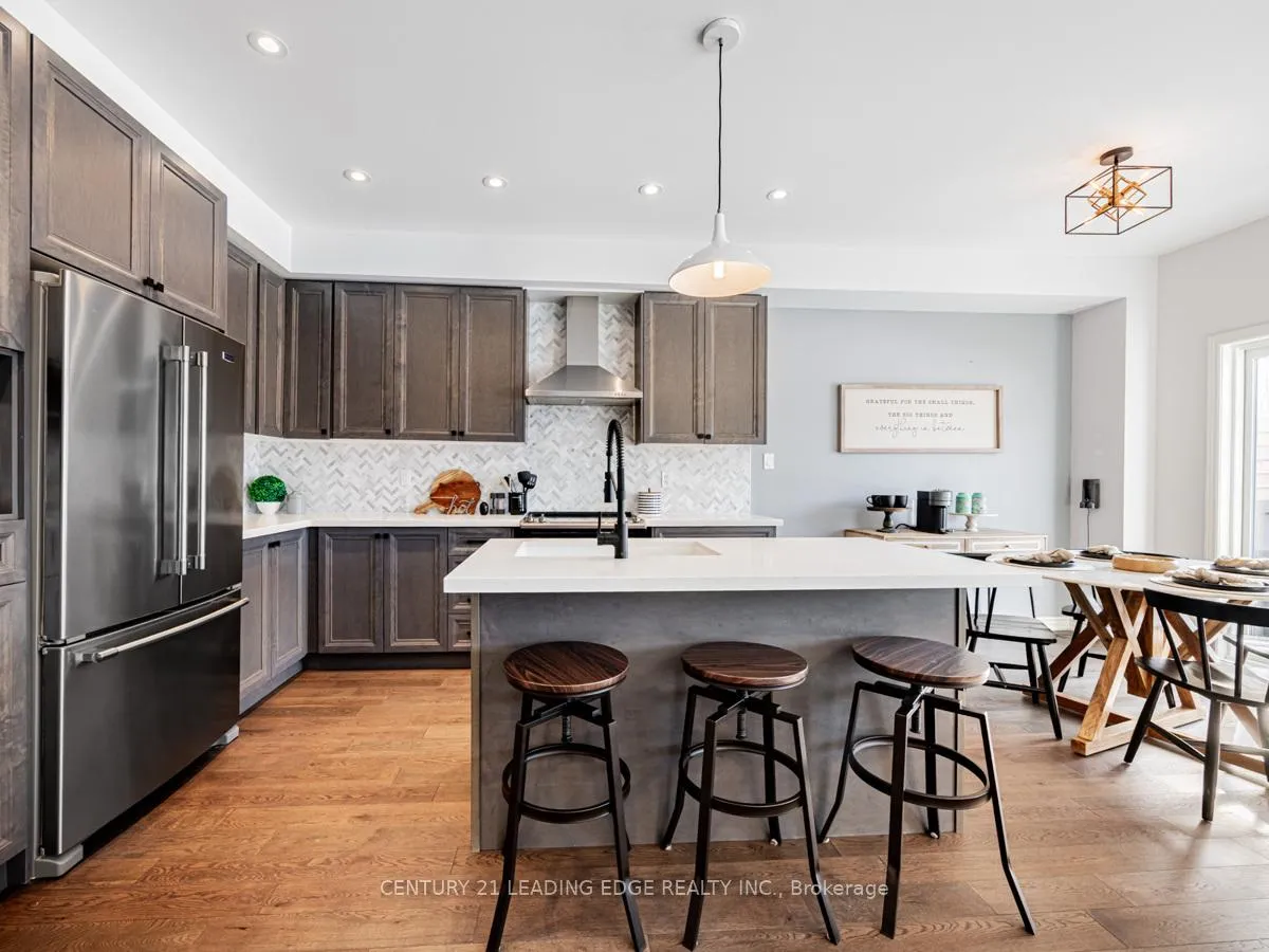 Photo 12 of 35 Gord Matthews Way, Uxbridge — HOMEH
