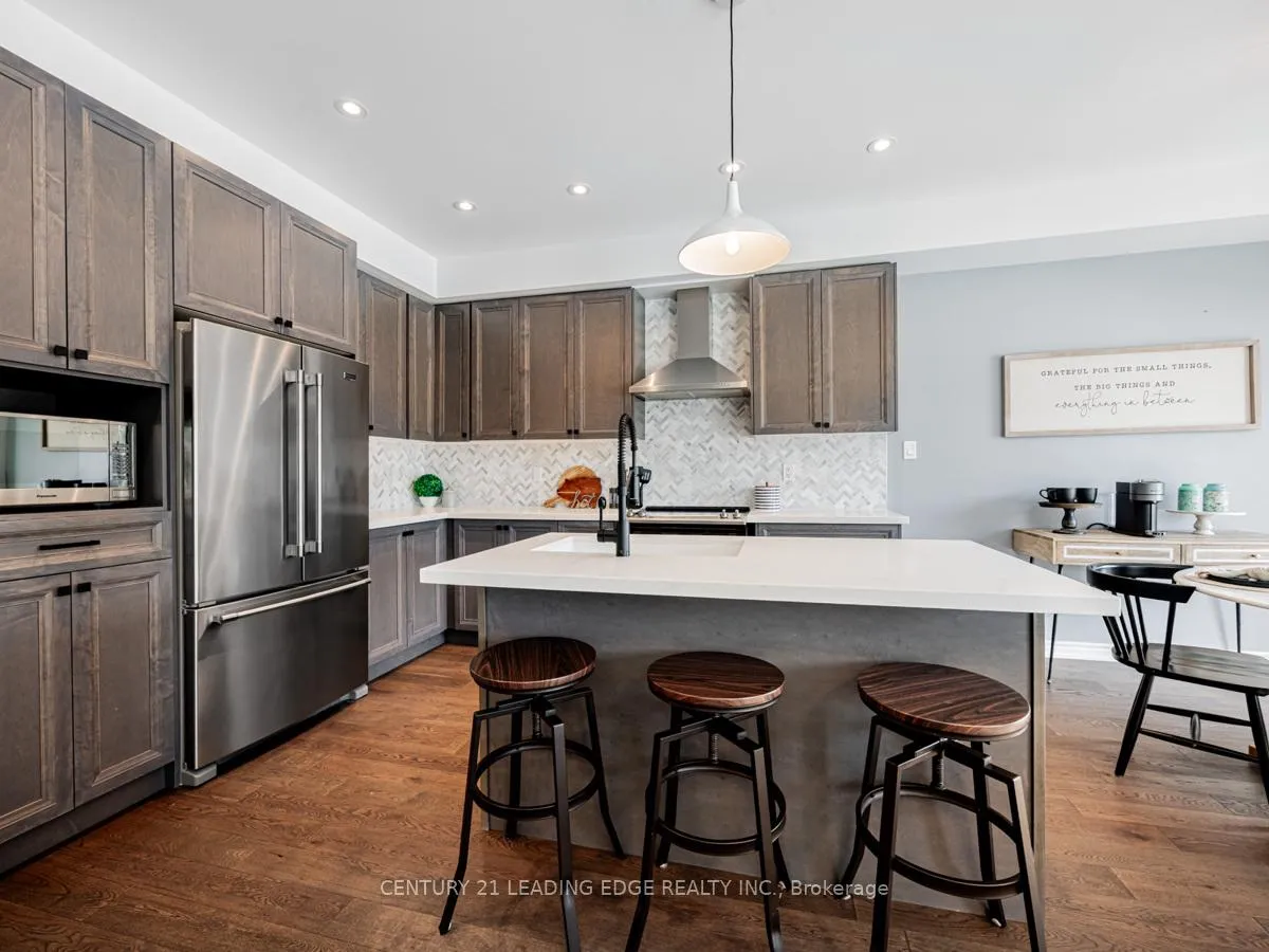 Photo 13 of 35 Gord Matthews Way, Uxbridge — HOMEH