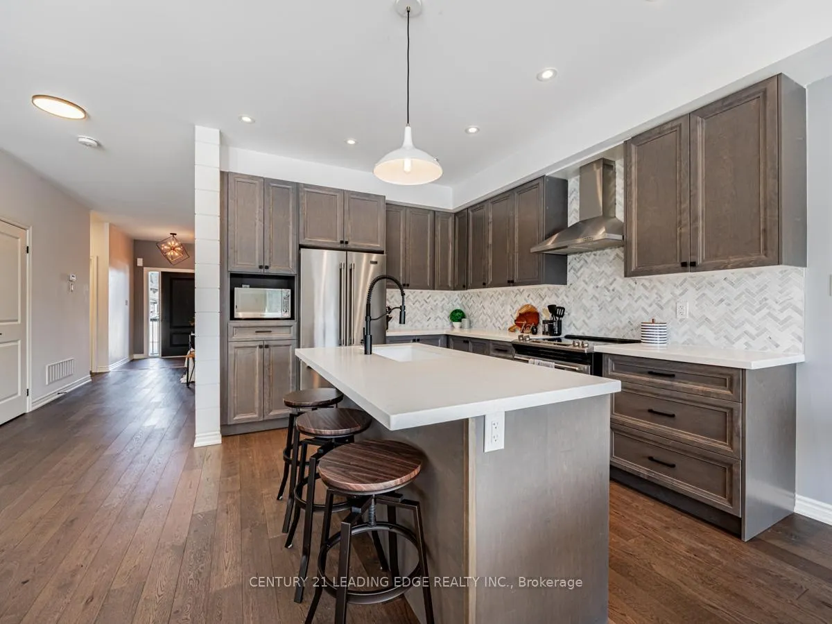Photo 14 of 35 Gord Matthews Way, Uxbridge — HOMEH