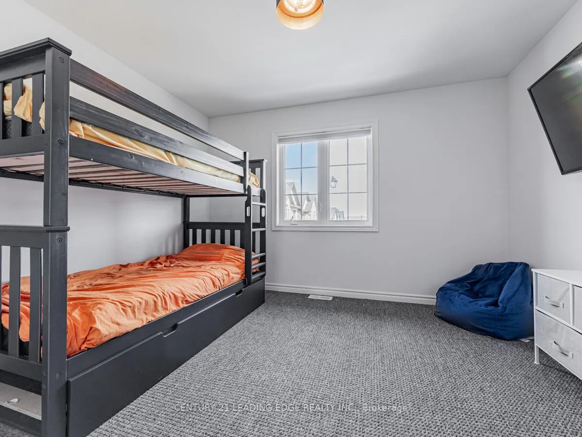 Photo 19 of 35 Gord Matthews Way, Uxbridge — HOMEH