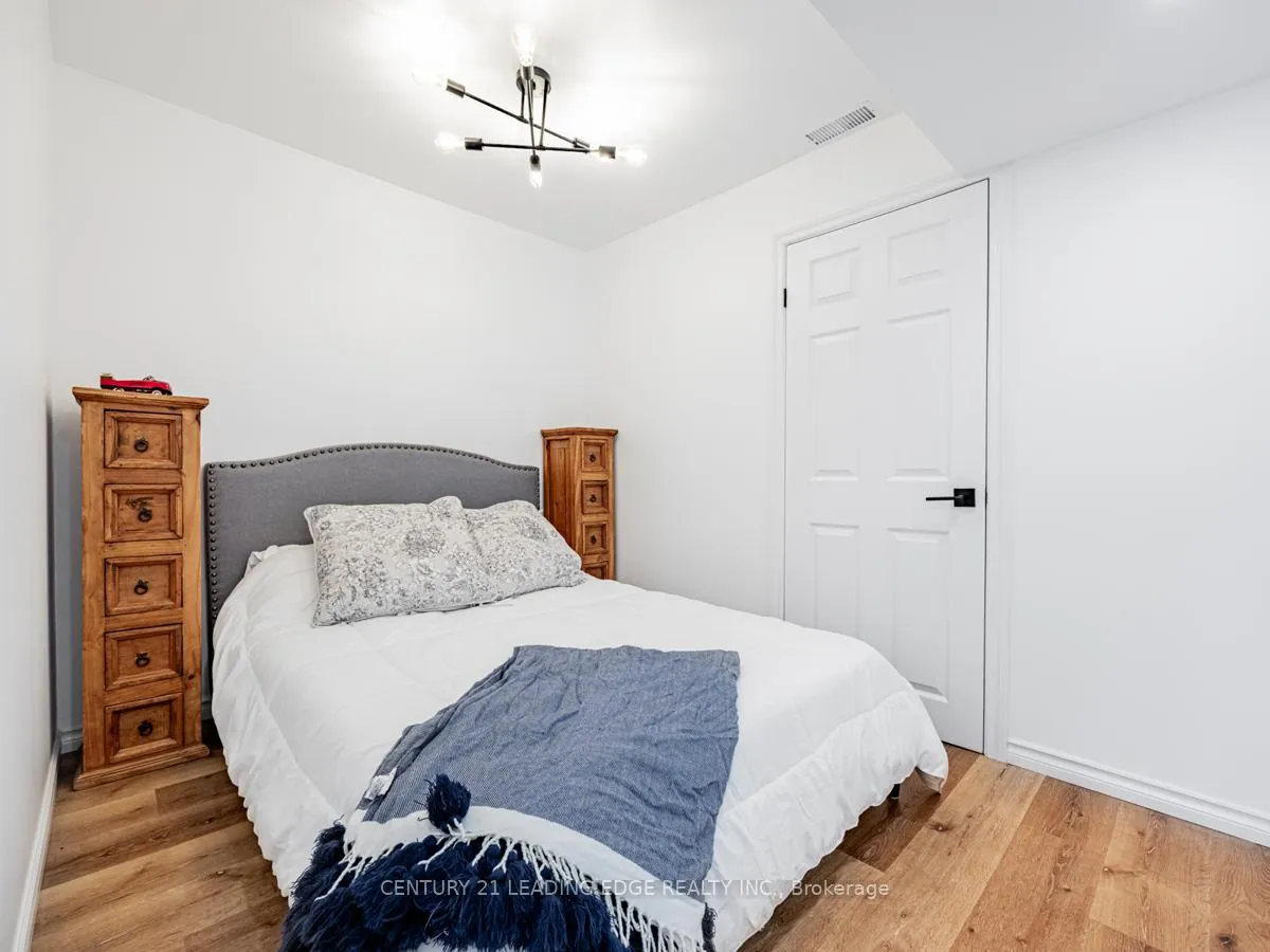Photo 30 of 35 Gord Matthews Way, Uxbridge — HOMEH