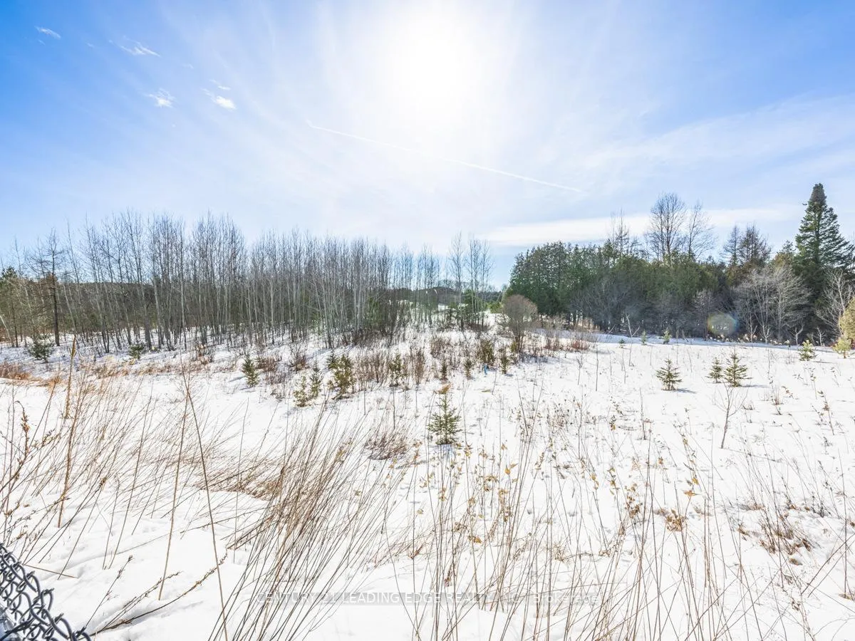 Photo 33 of 35 Gord Matthews Way, Uxbridge — HOMEH