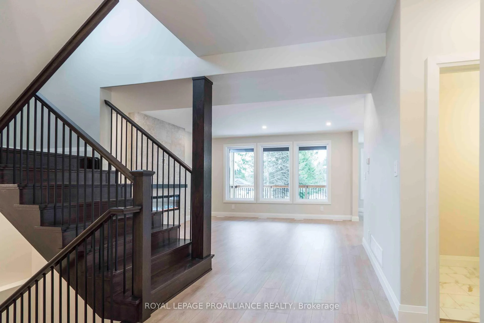 Photo 3 of 2 Mackenzie John Crescent, Brighton — HOMEH