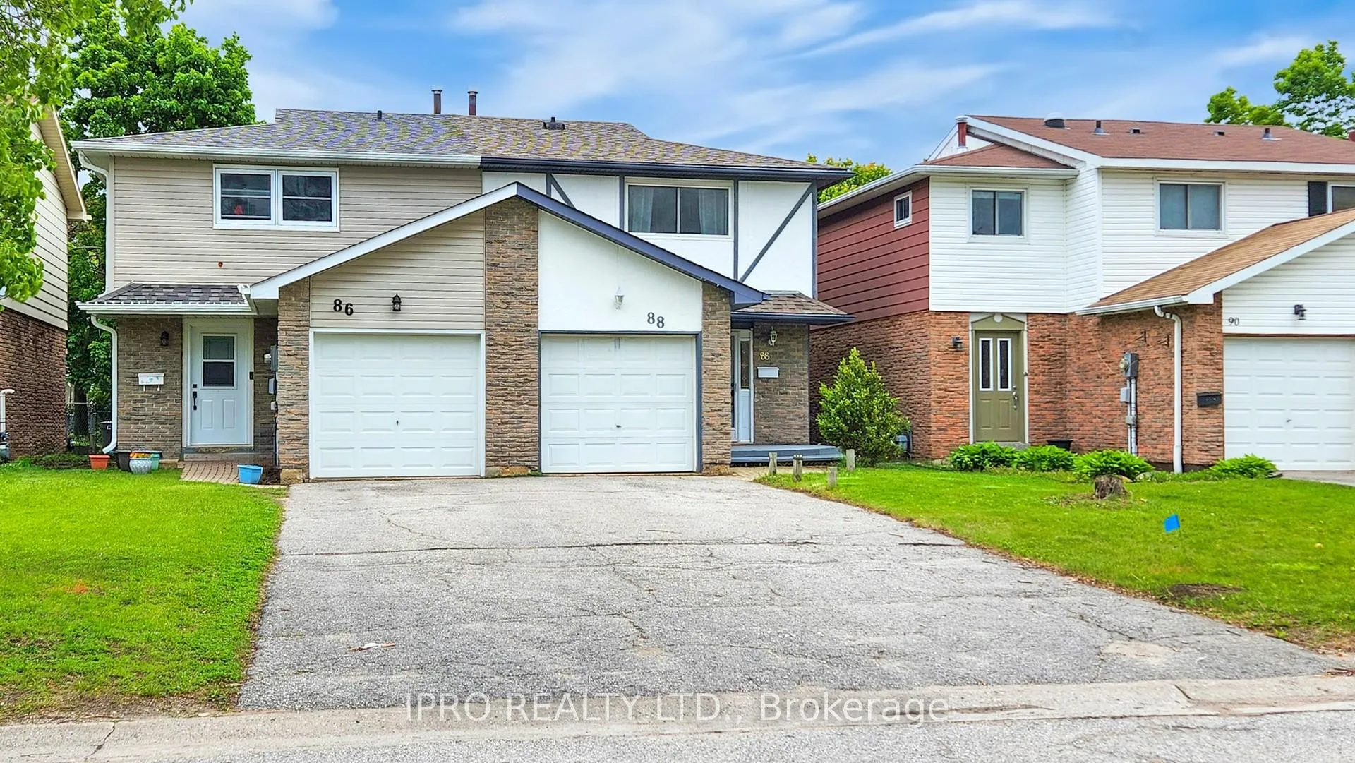 Photo 2 of 88 Christie Crescent, Barrie, Letitia Heights — HOMEH