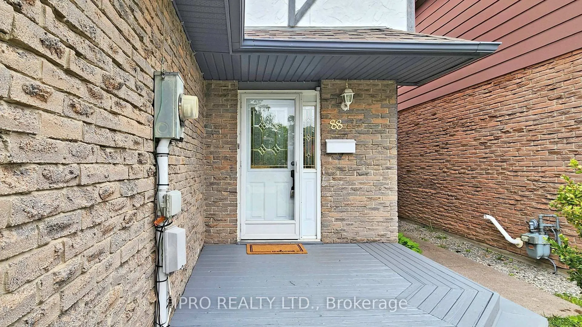 Photo 4 of 88 Christie Crescent, Barrie, Letitia Heights — HOMEH