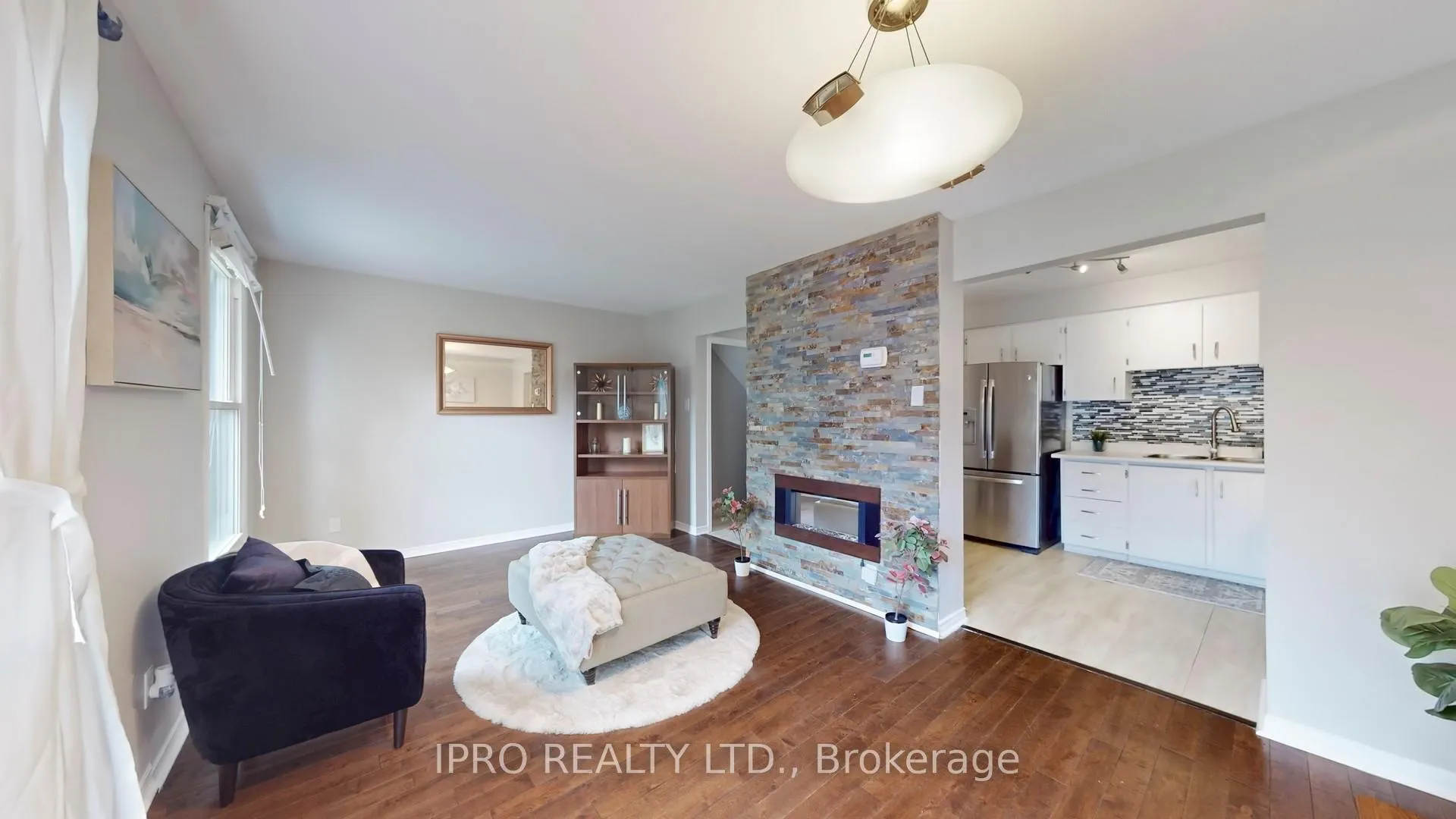 Photo 5 of 88 Christie Crescent, Barrie, Letitia Heights — HOMEH