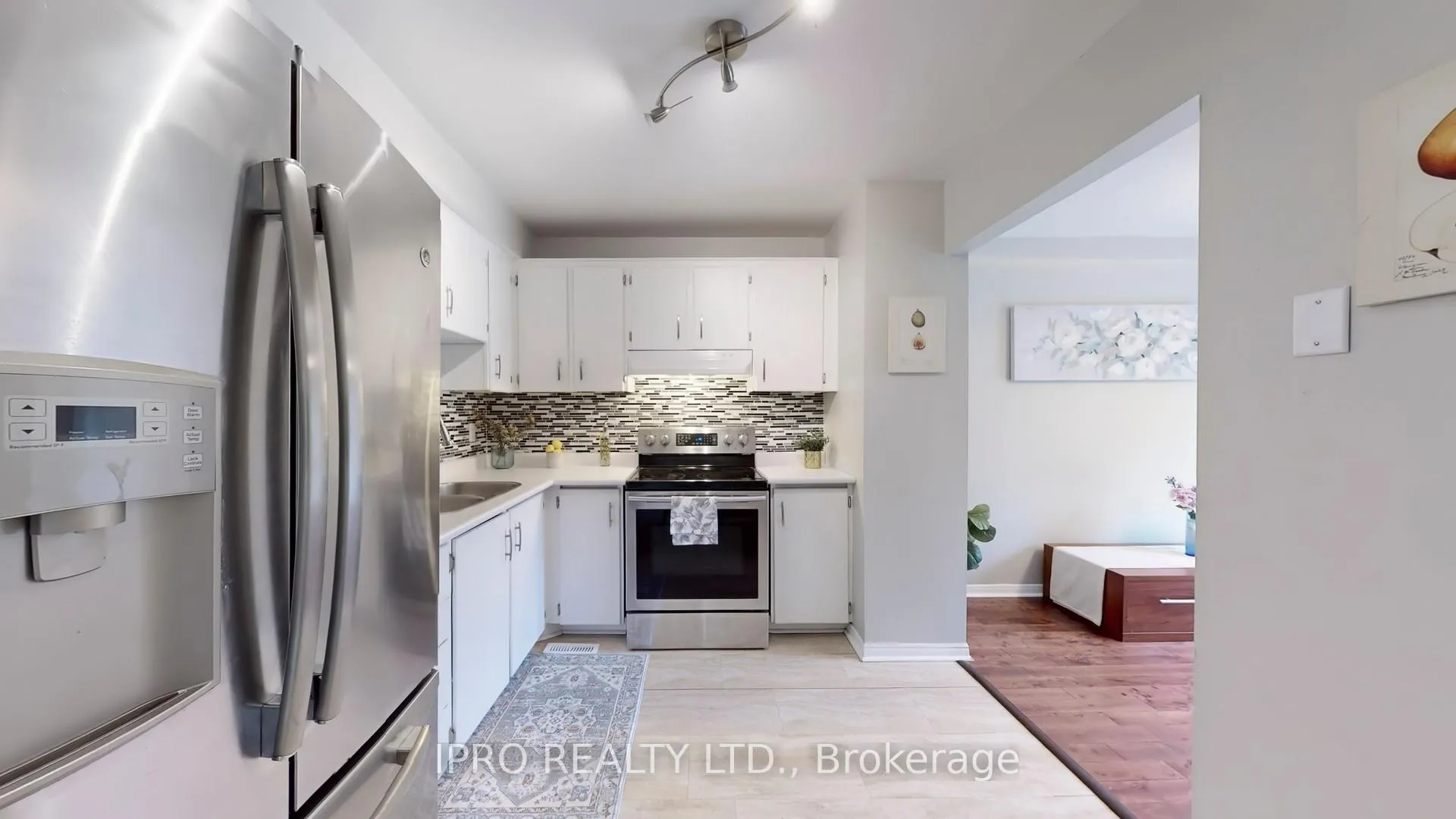 Photo 8 of 88 Christie Crescent, Barrie, Letitia Heights — HOMEH