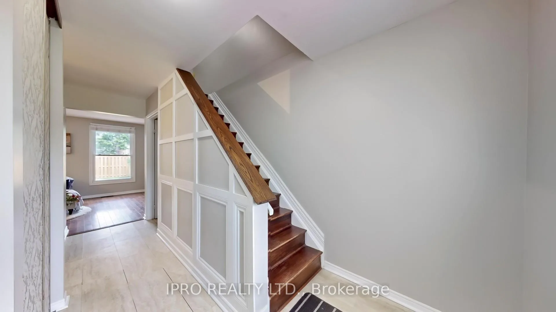 Photo 11 of 88 Christie Crescent, Barrie, Letitia Heights — HOMEH