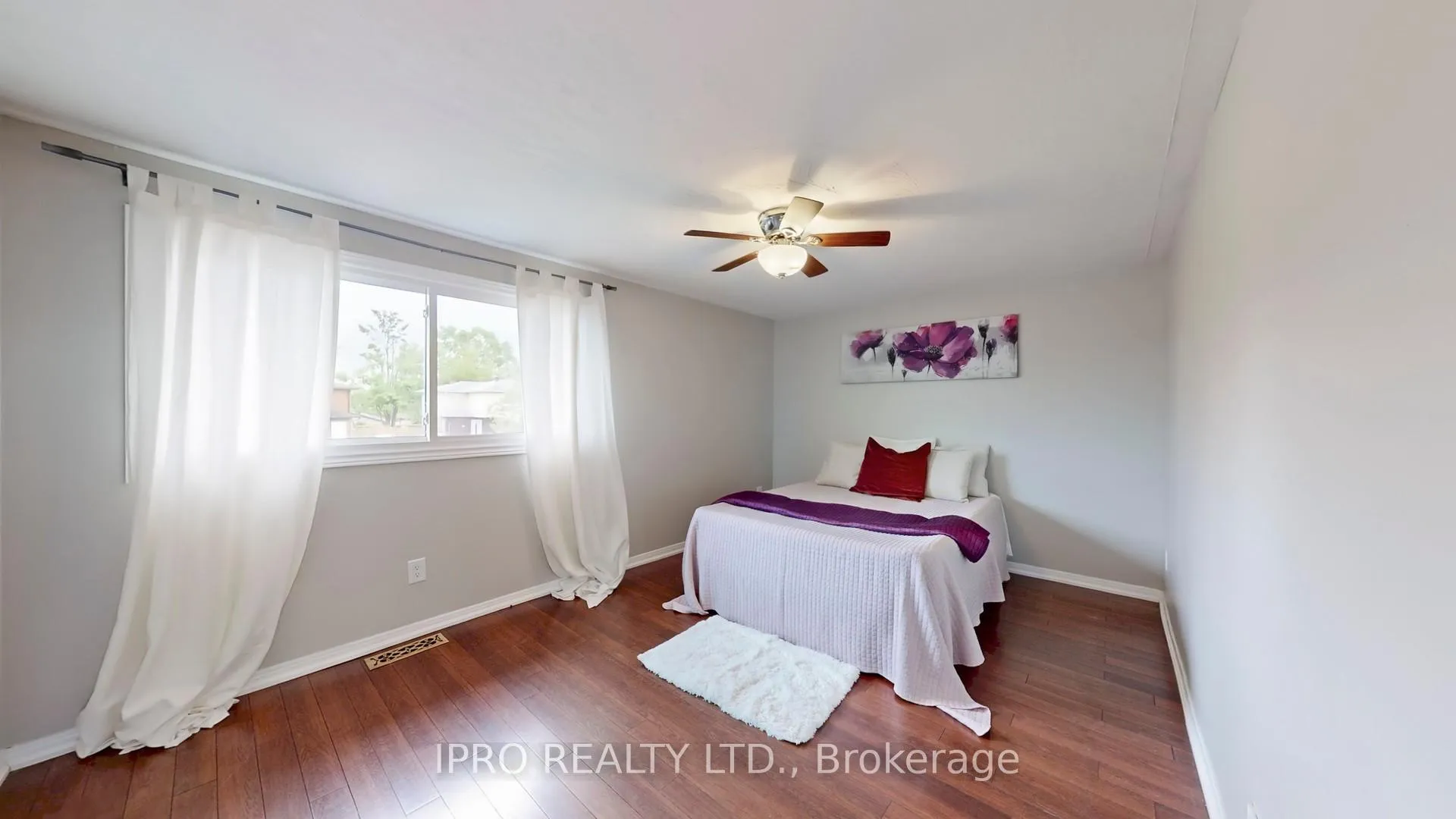 Photo 13 of 88 Christie Crescent, Barrie, Letitia Heights — HOMEH