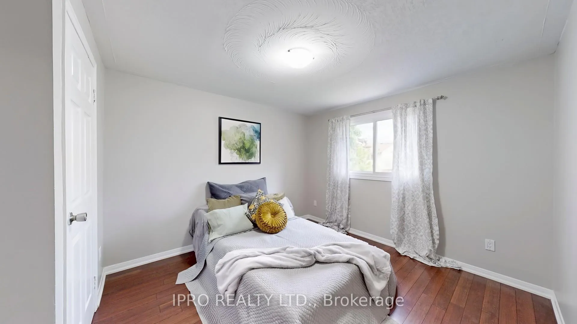 Photo 18 of 88 Christie Crescent, Barrie, Letitia Heights — HOMEH