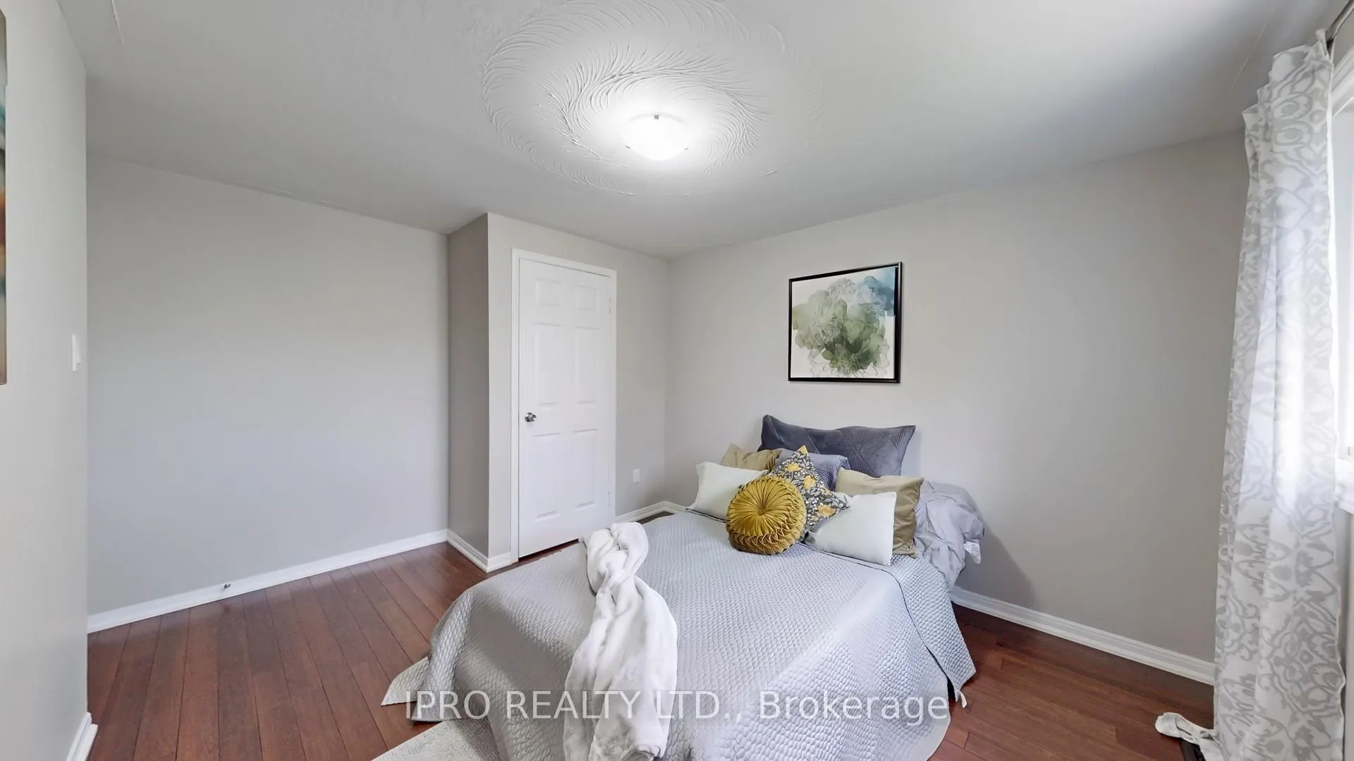Photo 19 of 88 Christie Crescent, Barrie, Letitia Heights — HOMEH