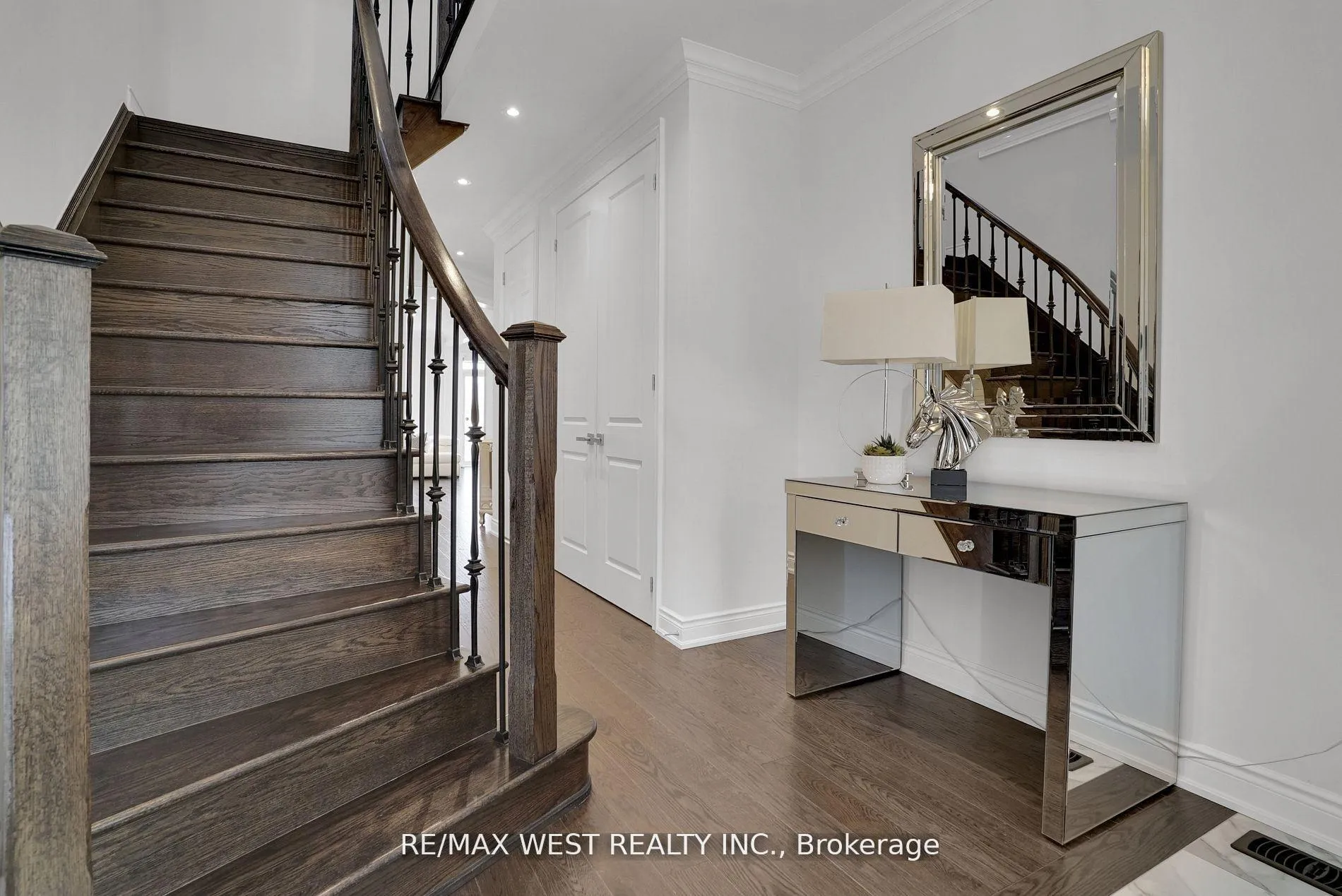 Photo 2 of 84 Zenith Avenue, Vaughan, Kleinburg — HOMEH