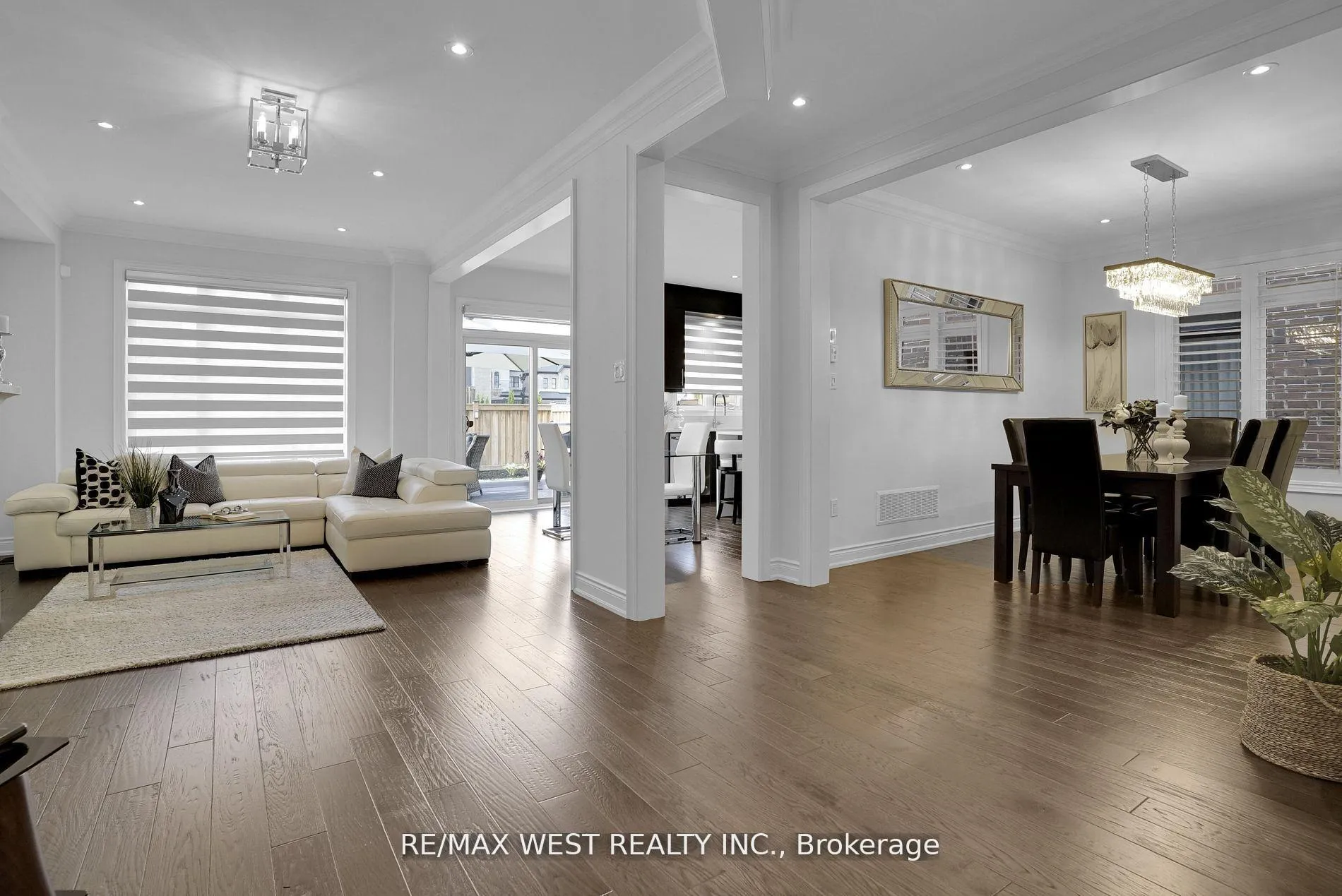 Photo 3 of 84 Zenith Avenue, Vaughan, Kleinburg — HOMEH