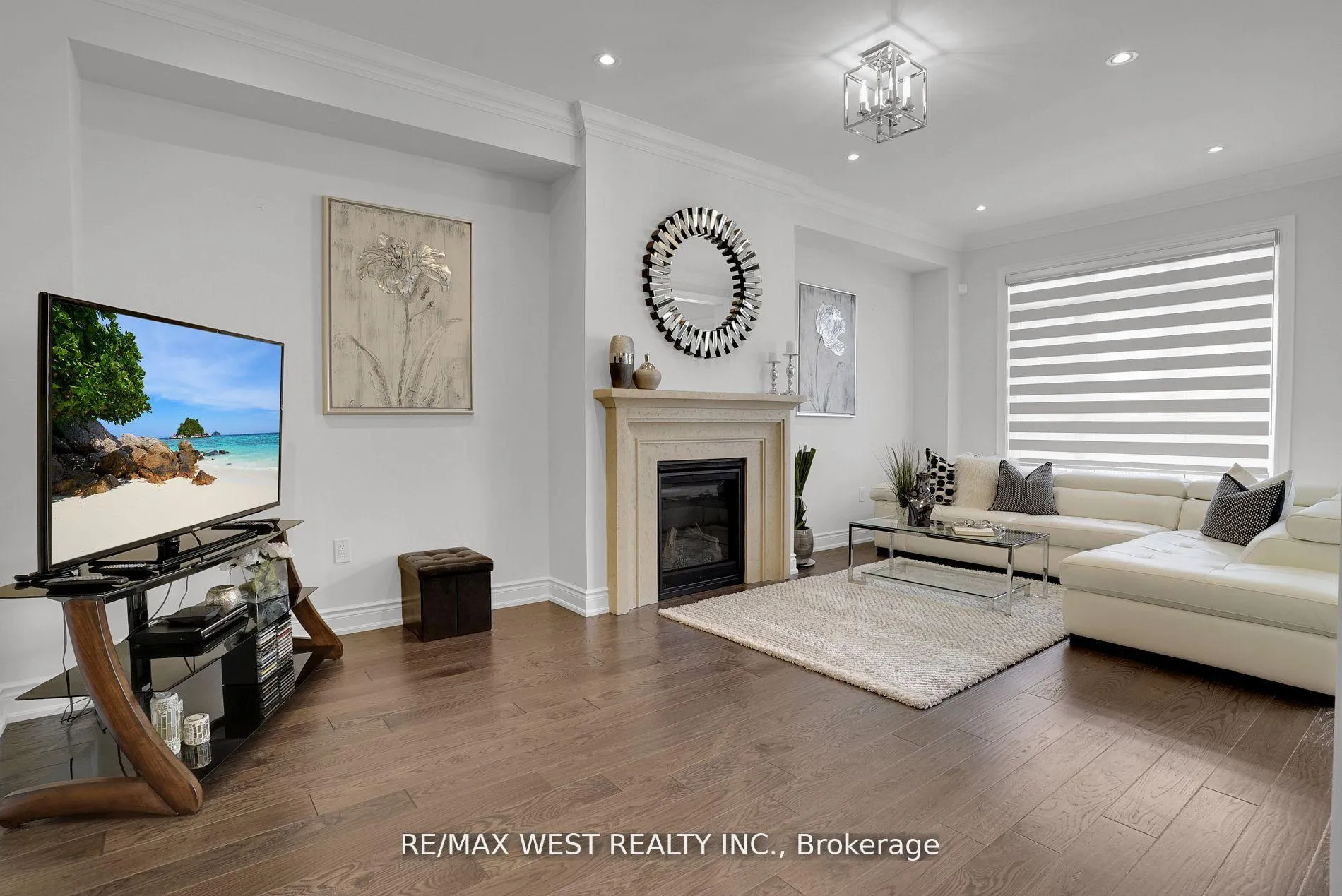 Photo 4 of 84 Zenith Avenue, Vaughan, Kleinburg — HOMEH