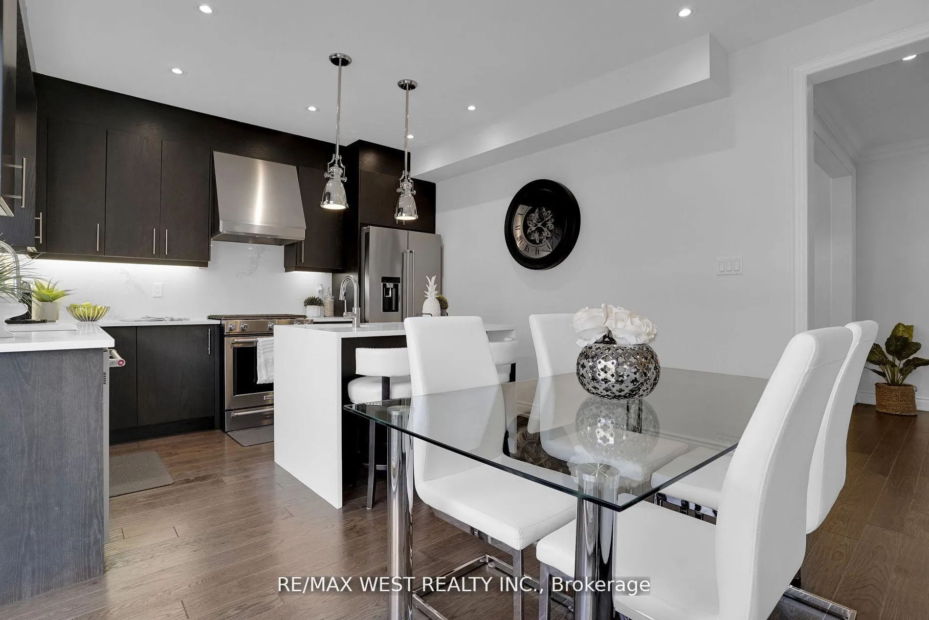 Photo 9 of 84 Zenith Avenue, Vaughan, Kleinburg — HOMEH