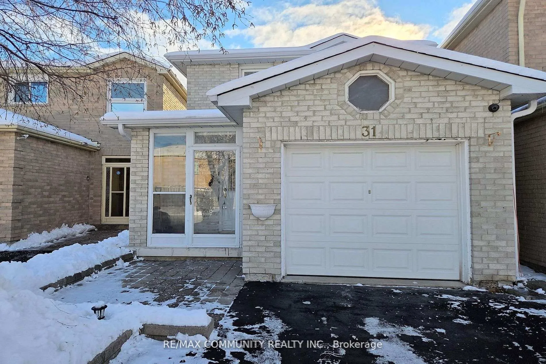Photo 3 of 31 Stather Crescent, Markham, Milliken Mills East — HOMEH
