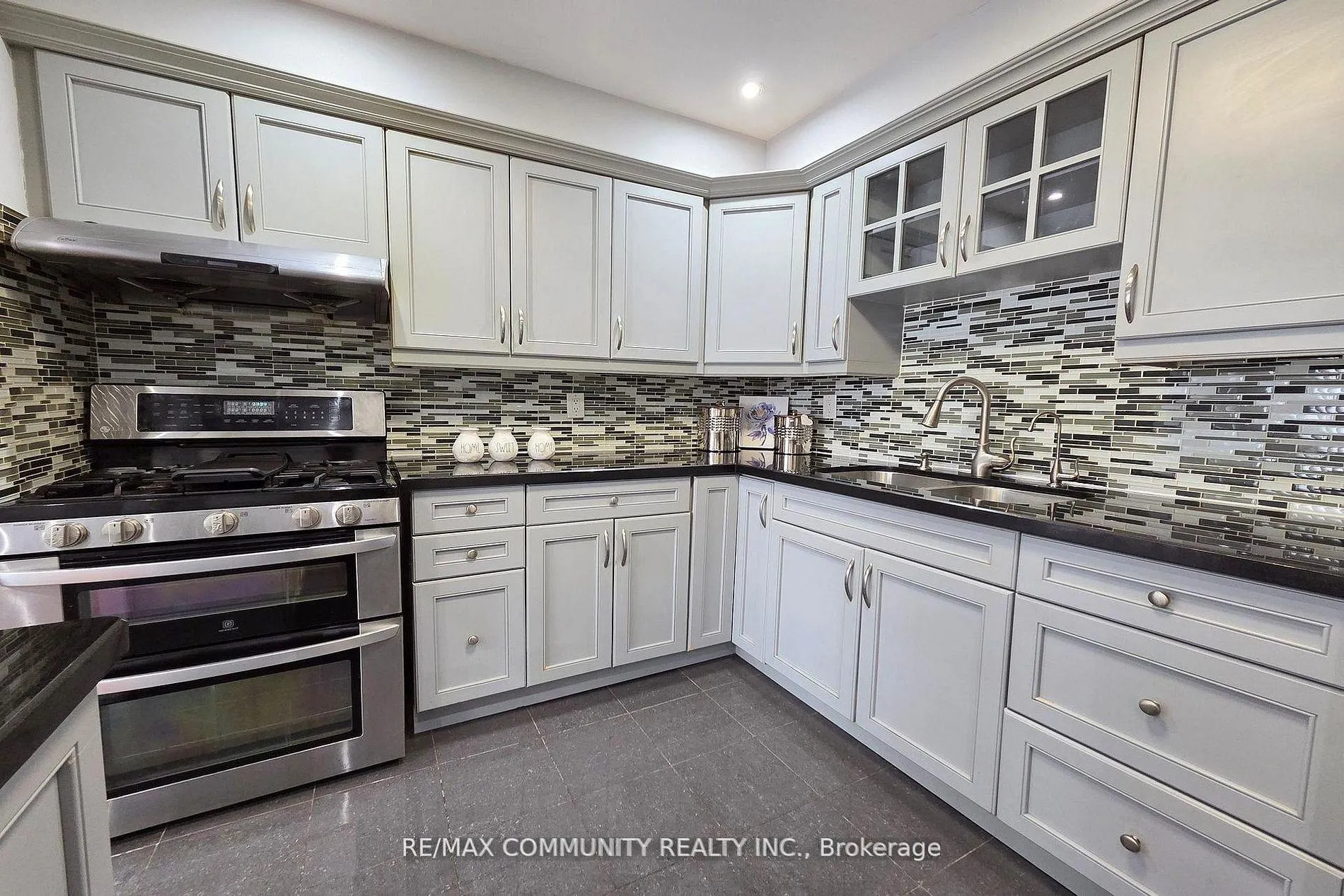 Photo 5 of 31 Stather Crescent, Markham, Milliken Mills East — HOMEH