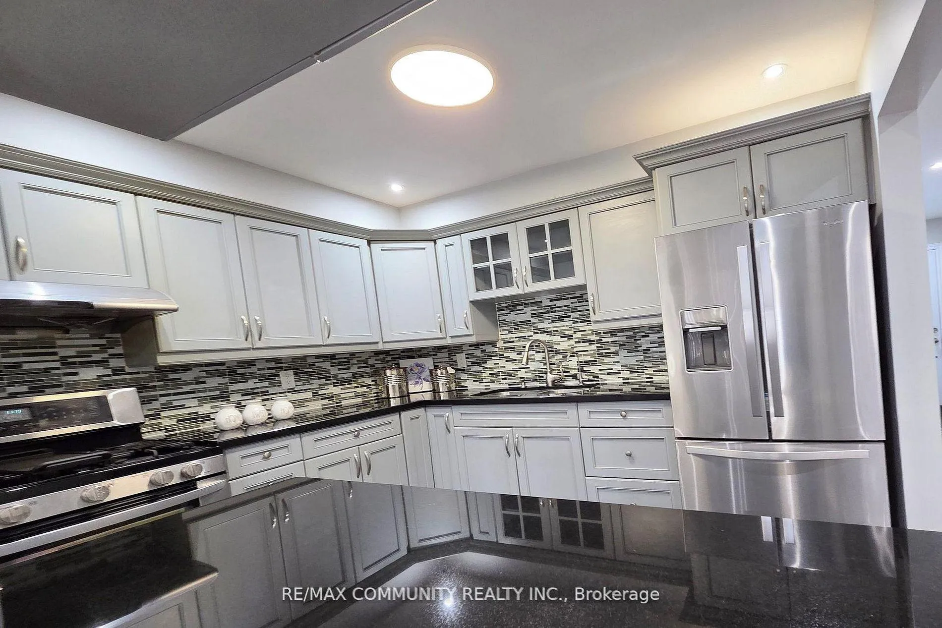 Photo 6 of 31 Stather Crescent, Markham, Milliken Mills East — HOMEH