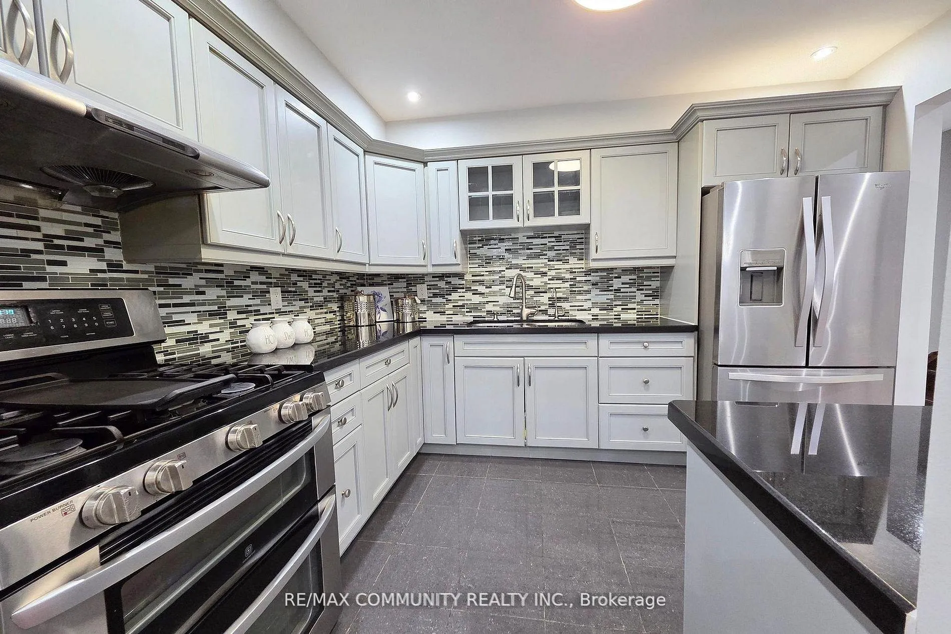 Photo 8 of 31 Stather Crescent, Markham, Milliken Mills East — HOMEH
