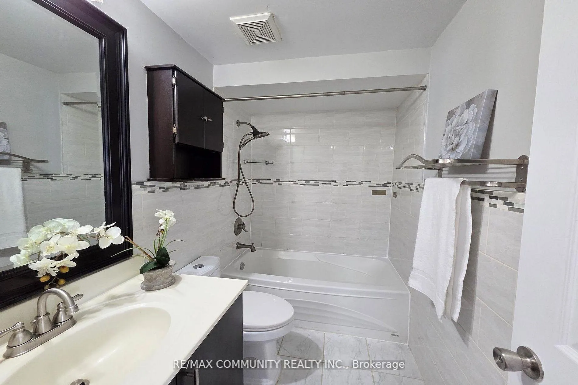 Photo 23 of 31 Stather Crescent, Markham, Milliken Mills East — HOMEH