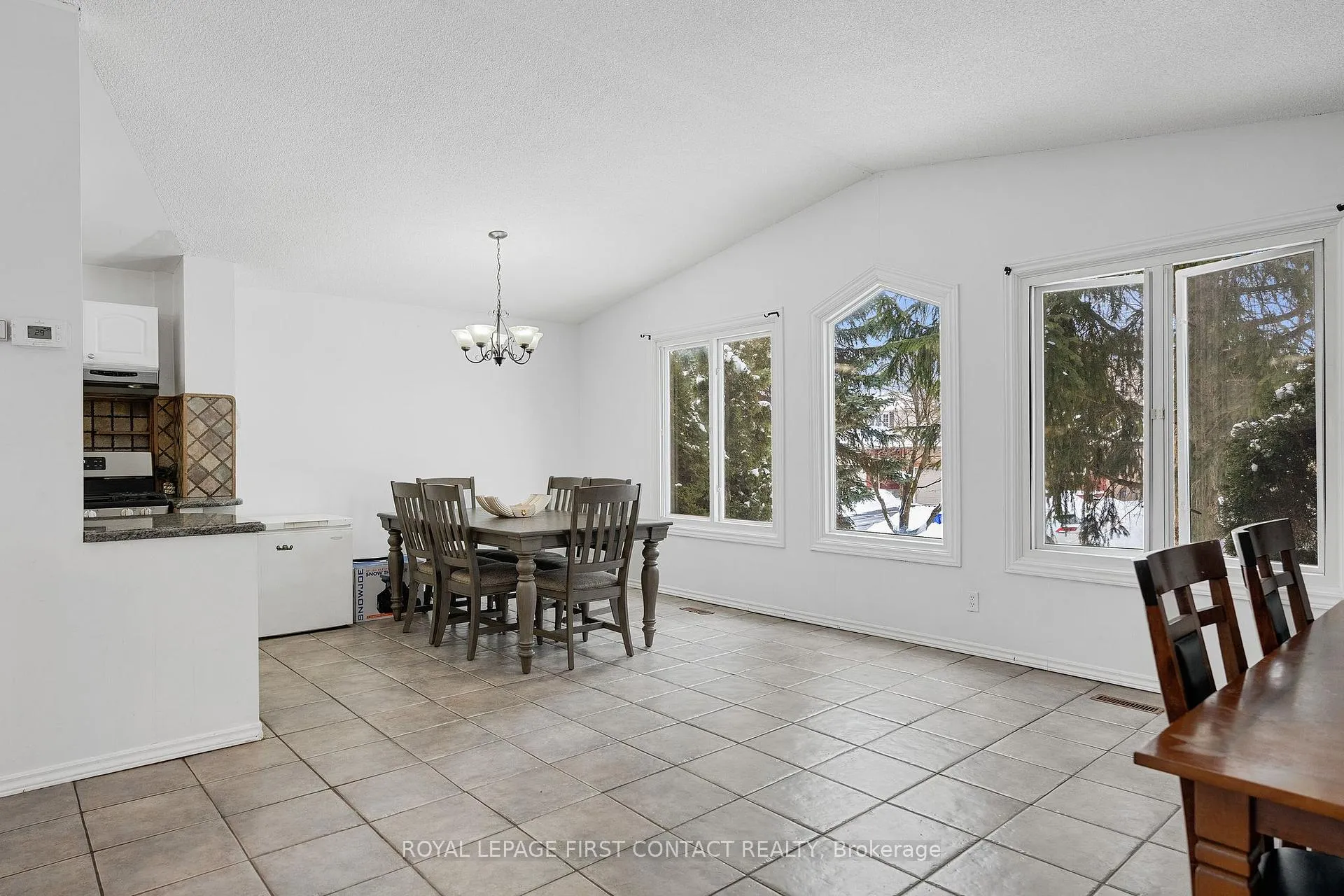 Photo 6 of 55 Rosenfeld Drive, Barrie, Grove East — HOMEH