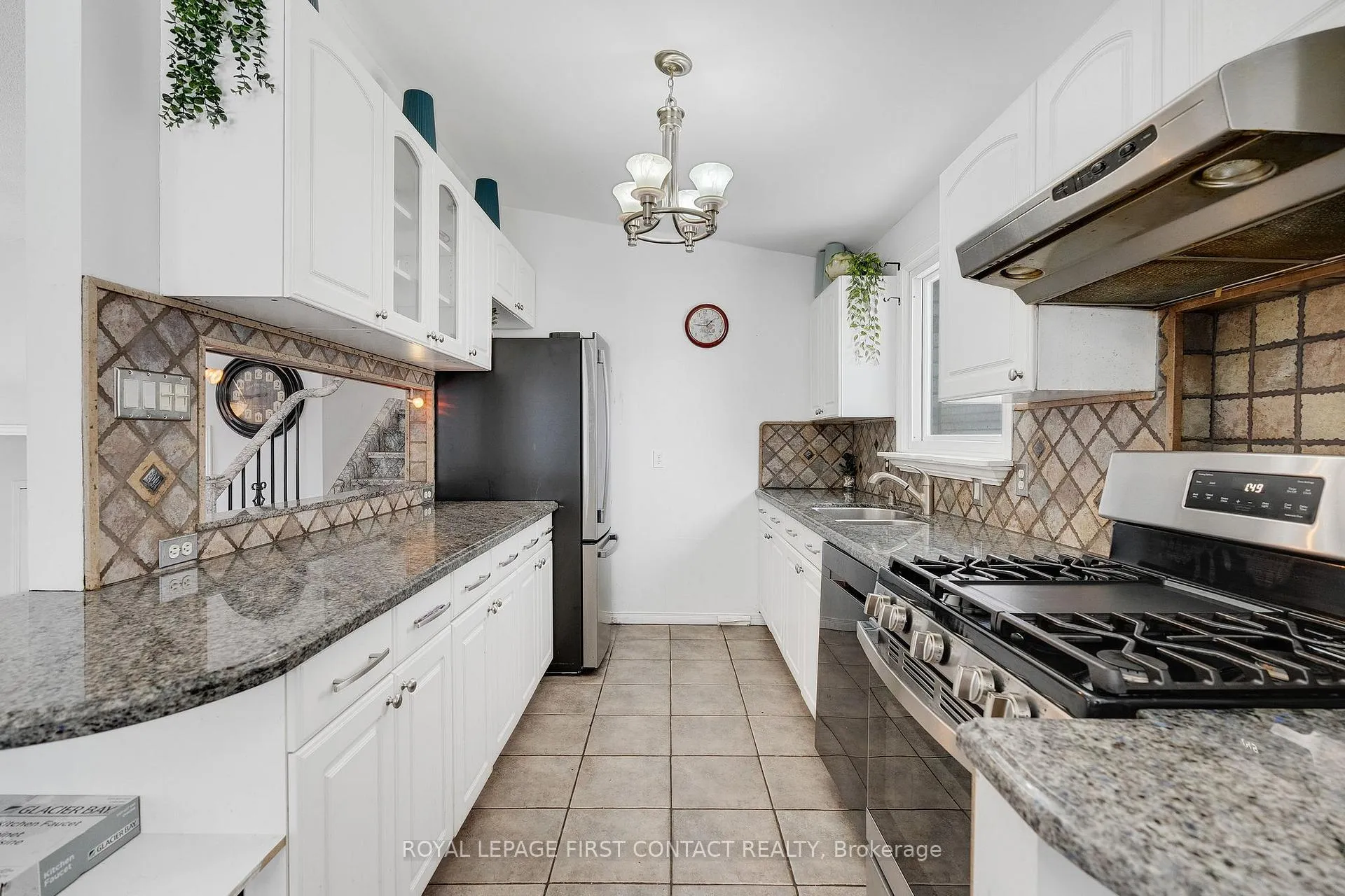 Photo 8 of 55 Rosenfeld Drive, Barrie, Grove East — HOMEH