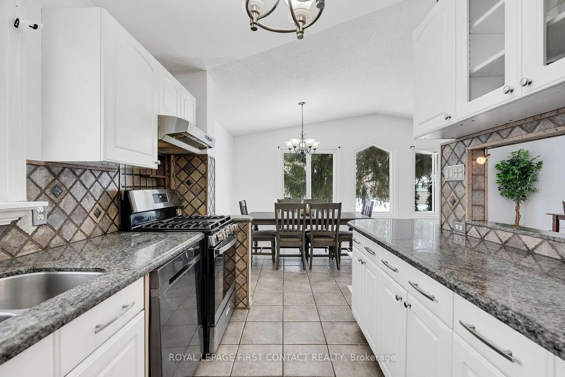Photo 10 of 55 Rosenfeld Drive, Barrie, Grove East — HOMEH