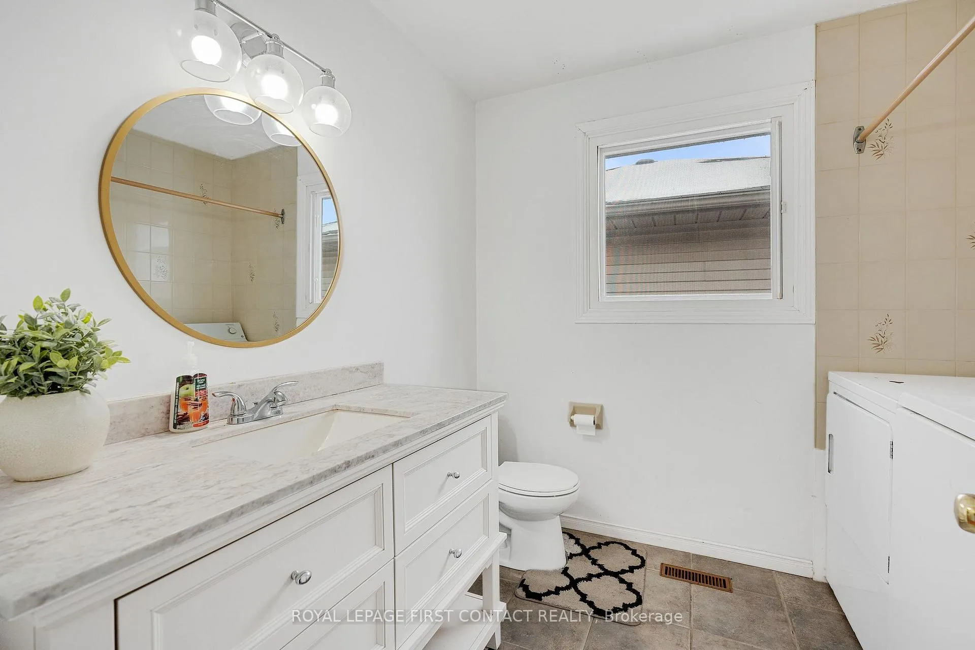 Photo 12 of 55 Rosenfeld Drive, Barrie, Grove East — HOMEH